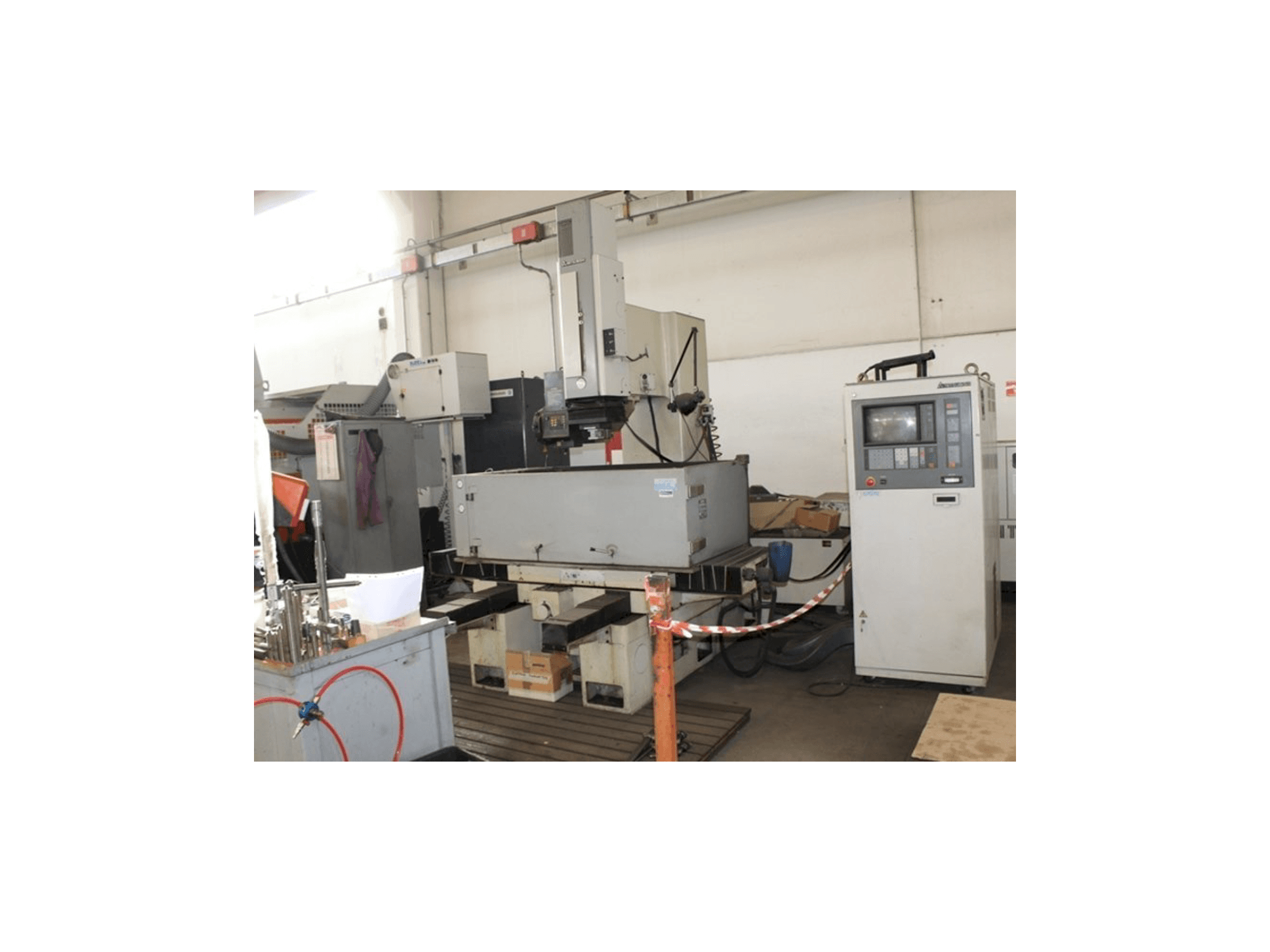 Masina Mitsubishi M65J eestvaade