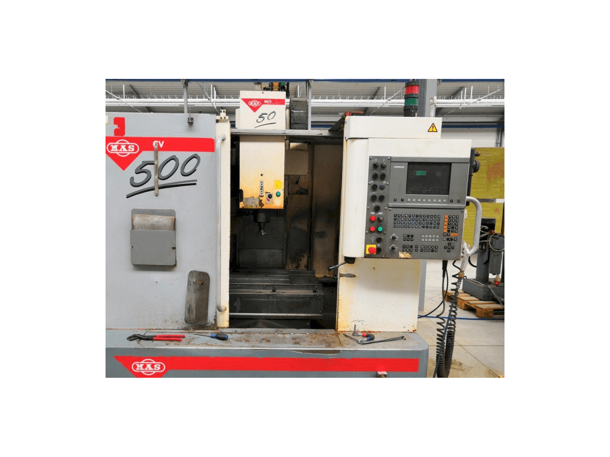 Masina KOVOSVIT MAS MCV 500 CNC eestvaade