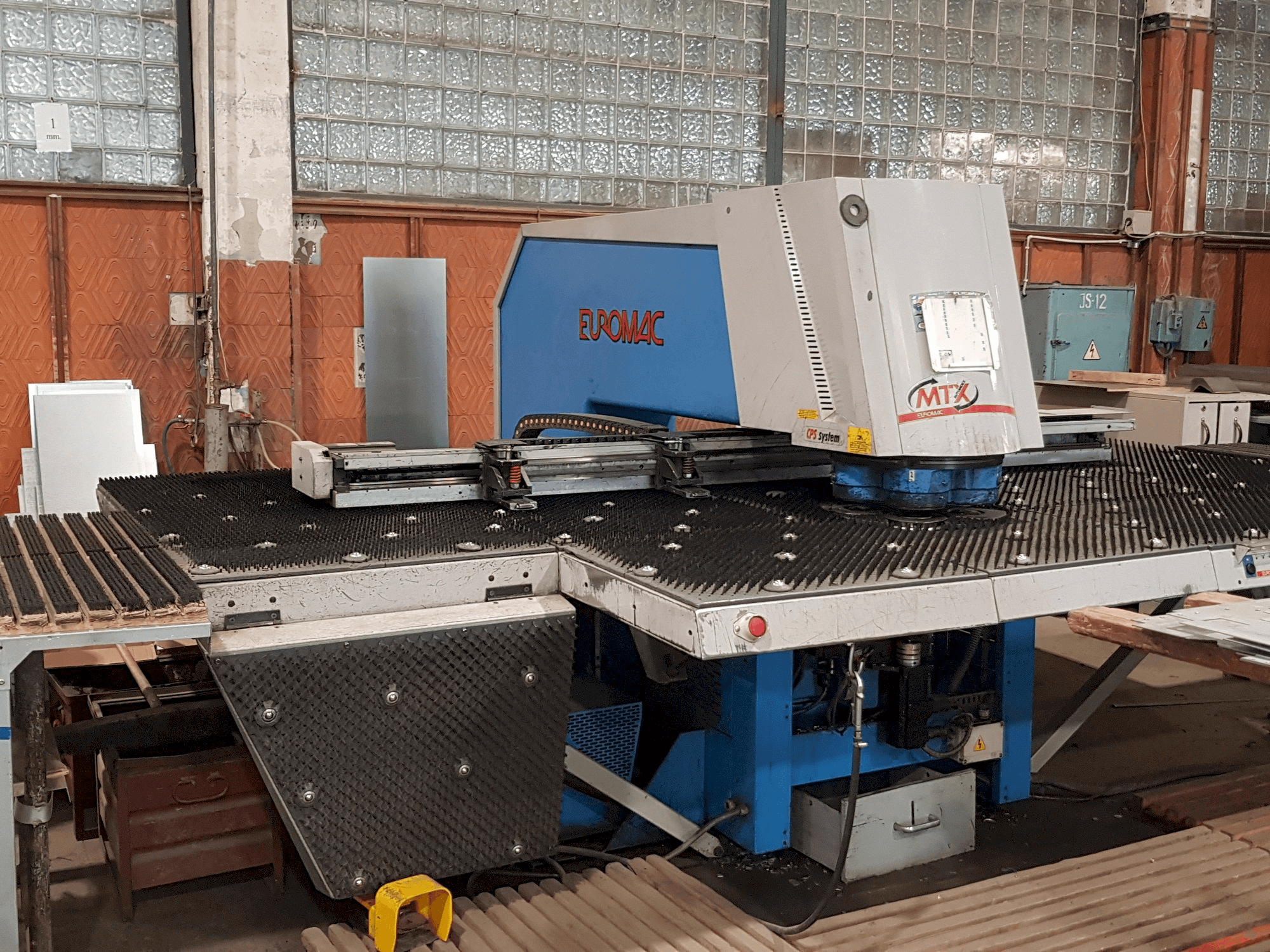 Masina Euromac MTX 1250/30-2000 eestvaade