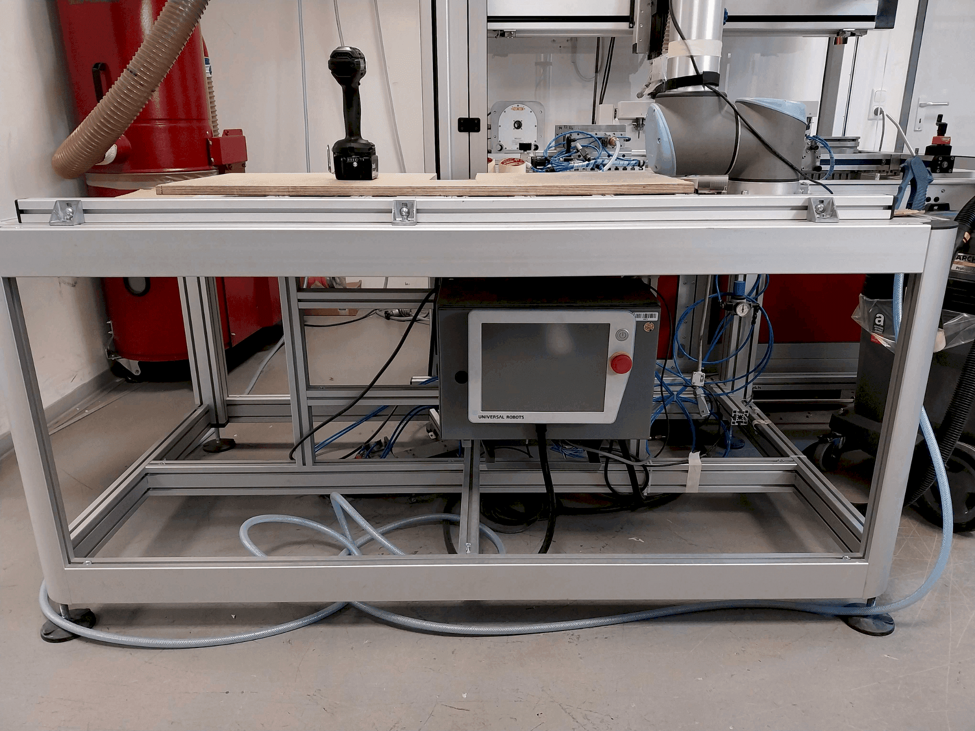 Masina Universal Robots UR10 CB eestvaade