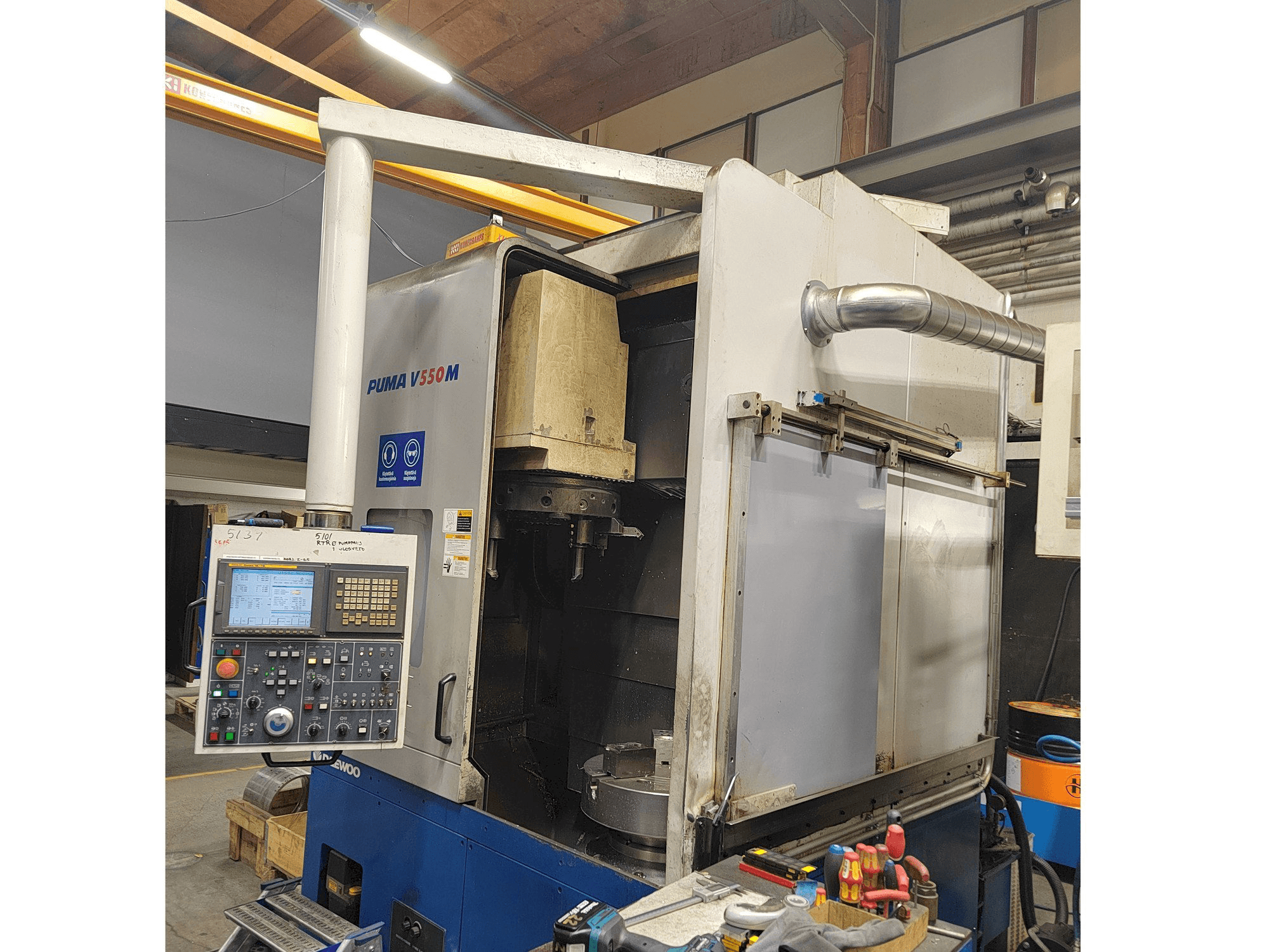 Masina Doosan Puma V550M eestvaade