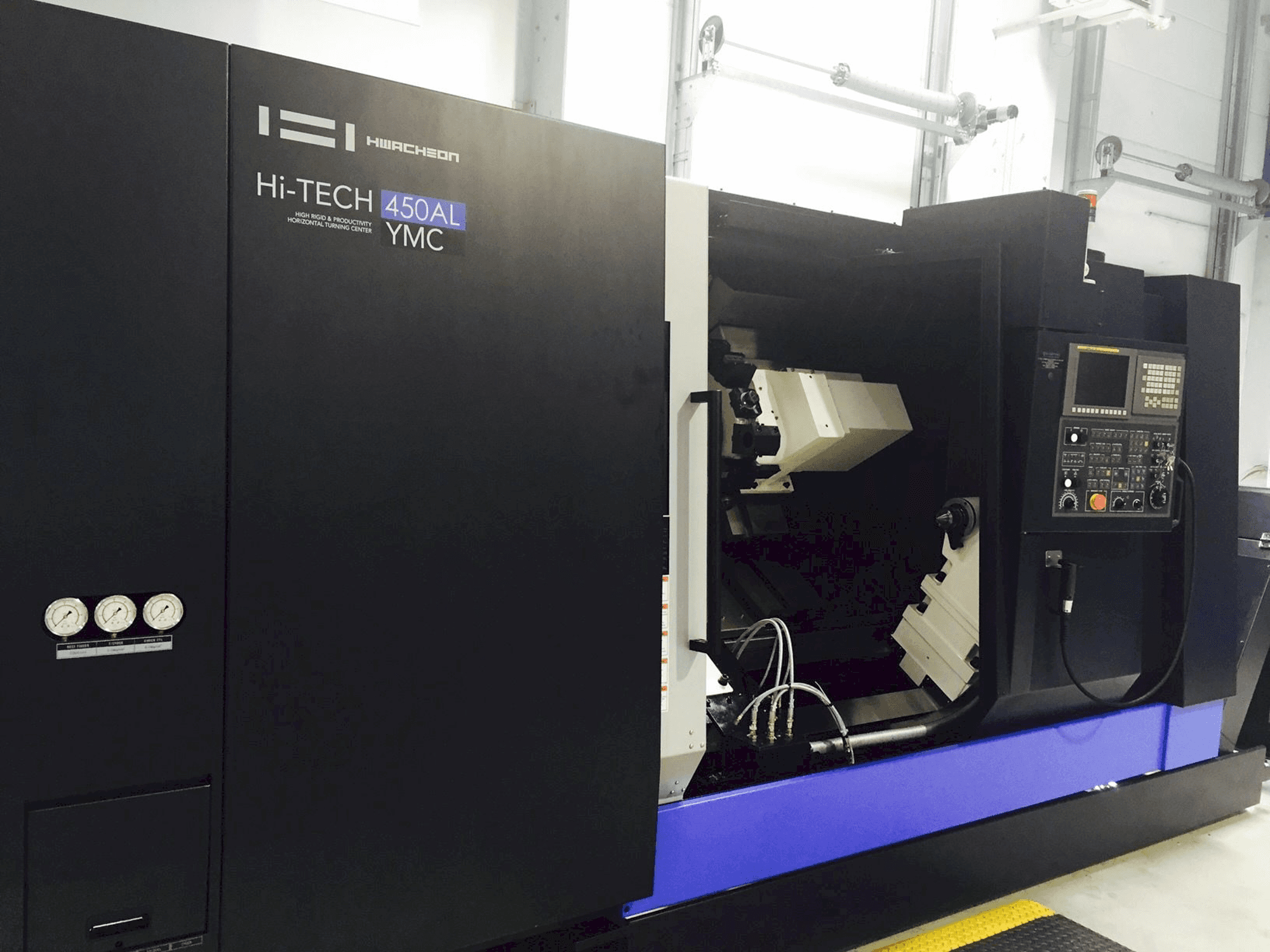 Masina HWACHEON HI-TECH 450AL YMC eestvaade