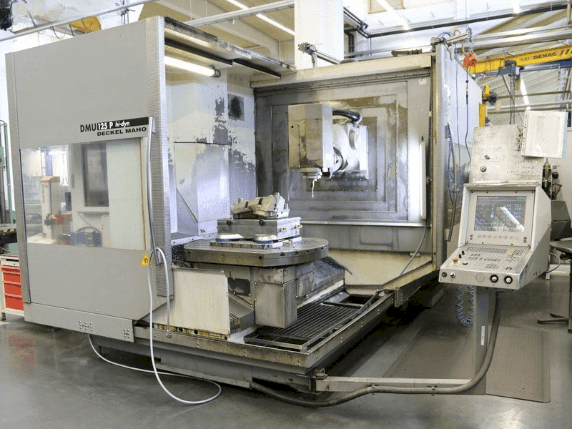 Masina DECKEL MAHO DMU 125 P hi-dyn eestvaade