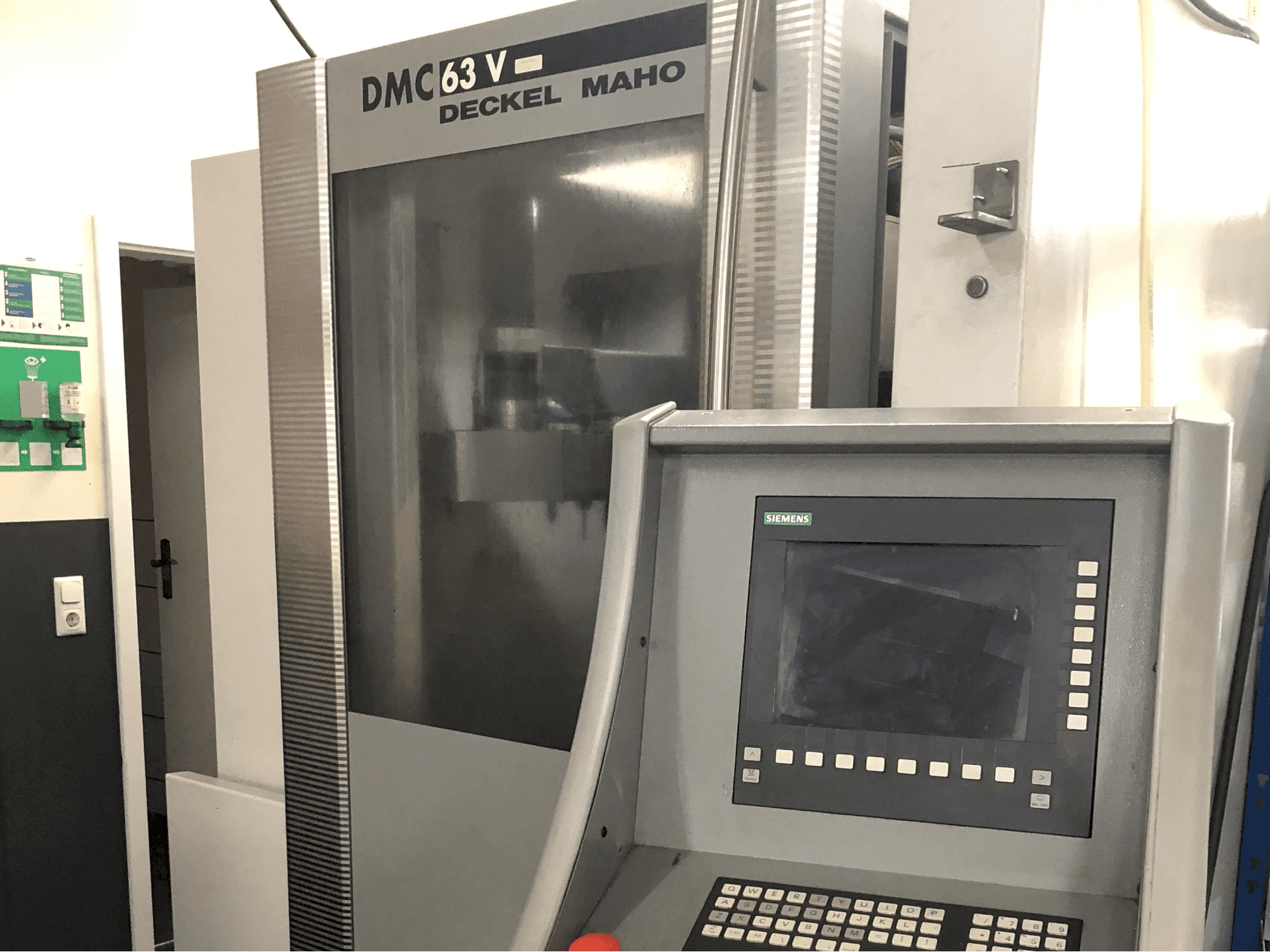 Masinavaade DECKEL MAHO DMC 63V paremalt