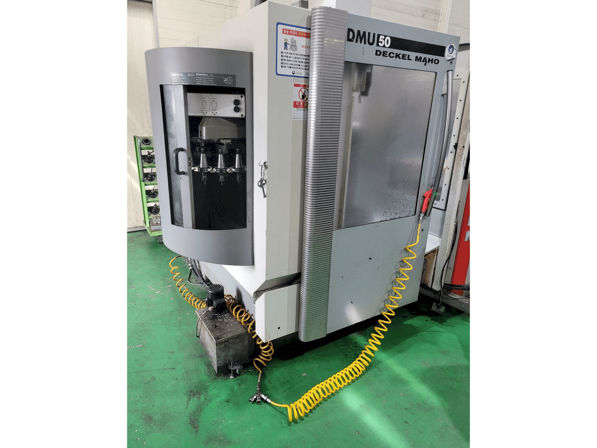 Masina DECKEL MAHO DMU 50 eestvaade
