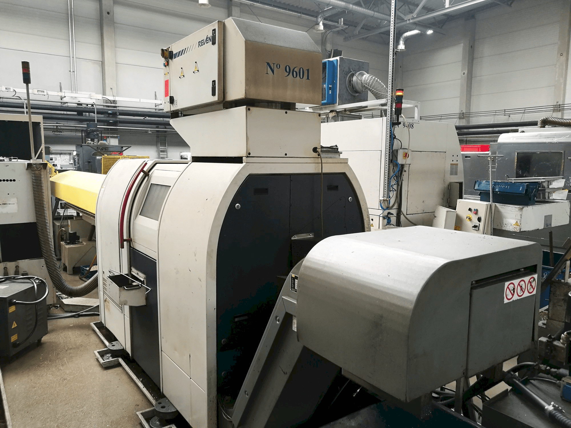 Masina TRAUB TNL 16/26 eestvaade