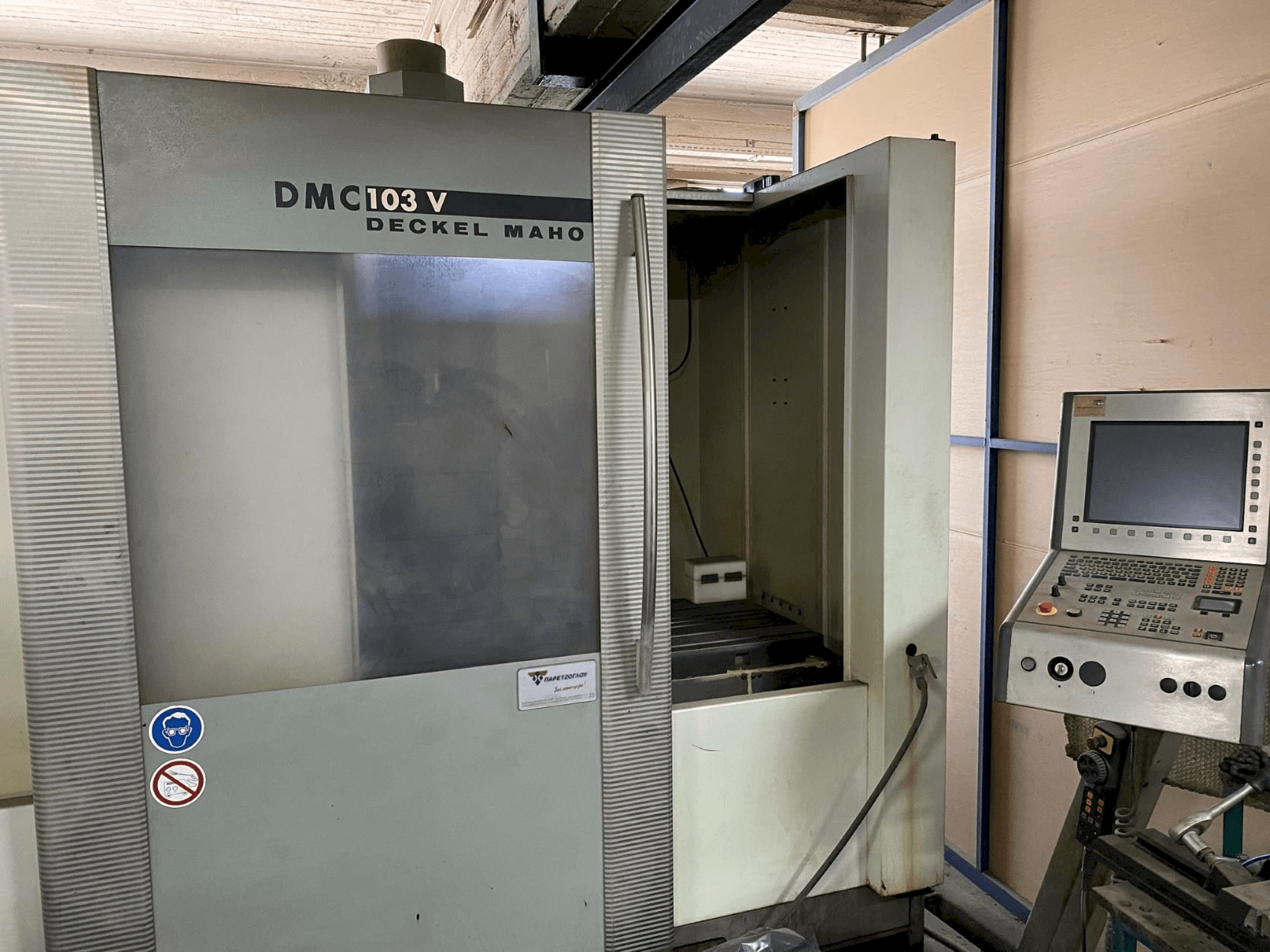 Masina DECKEL MAHO DMC 103 V eestvaade