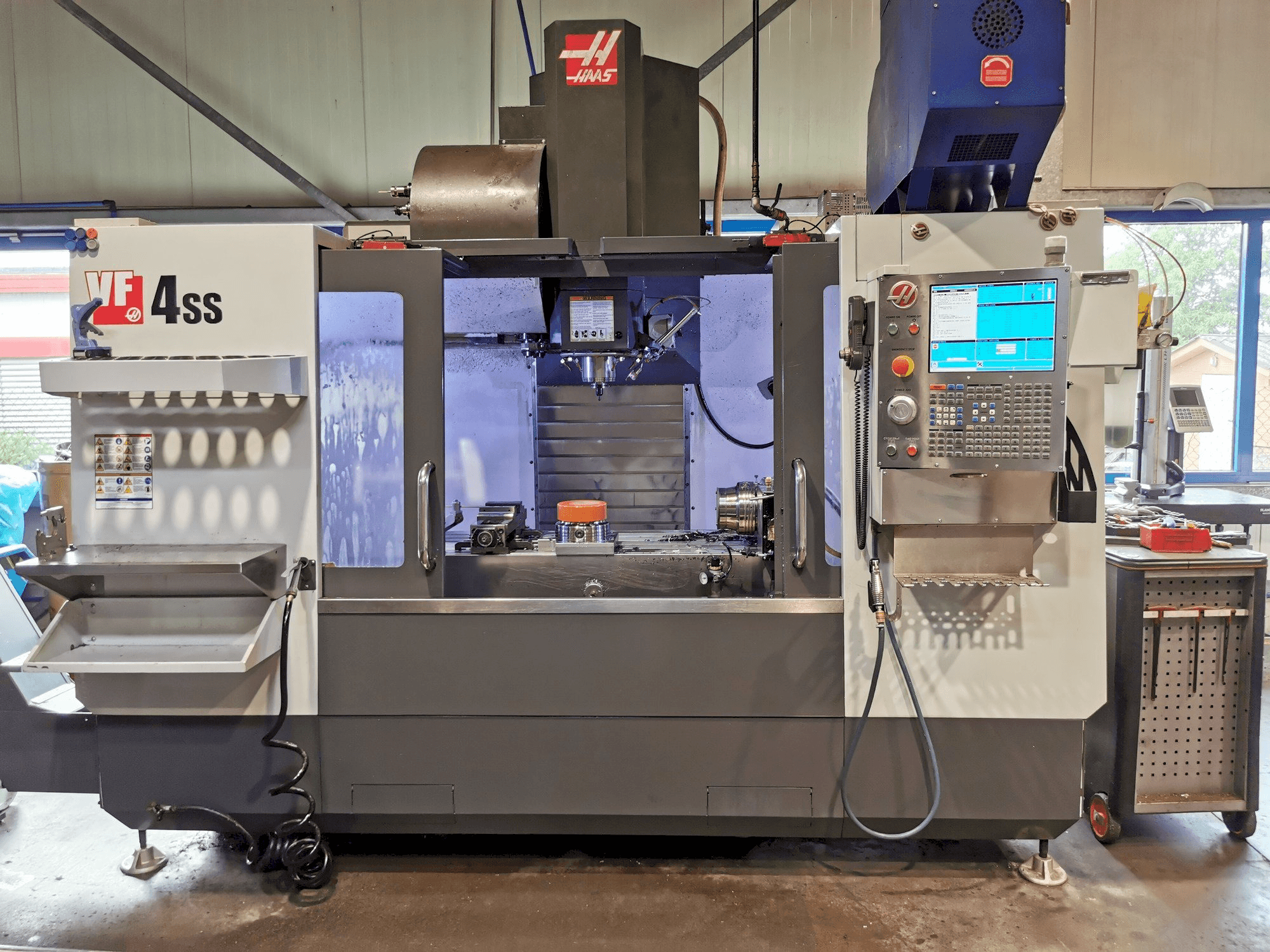 Masina HAAS VF-4SS eestvaade