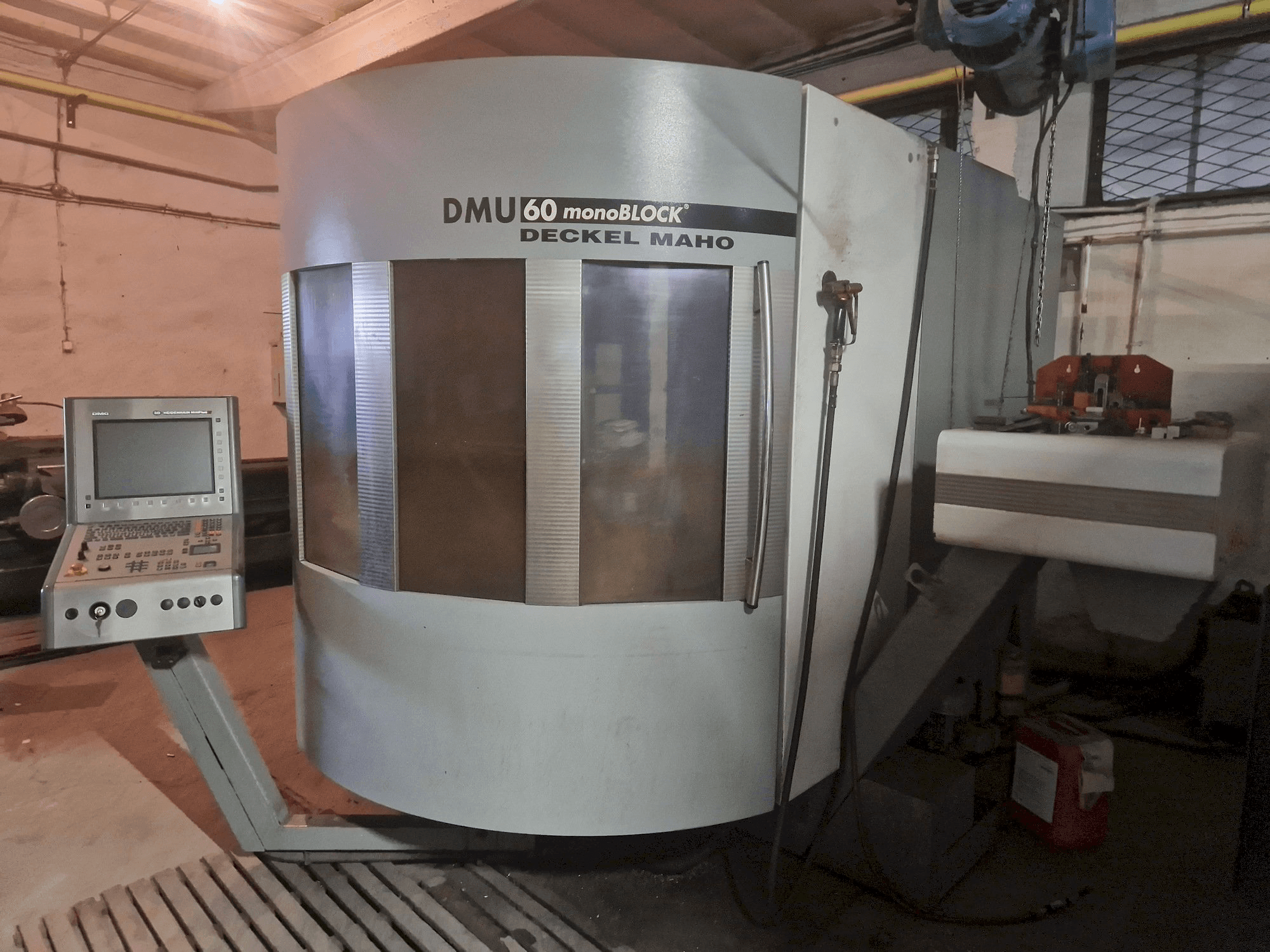 Masina DECKEL MAHO DMU 60 monoBLOCK eestvaade