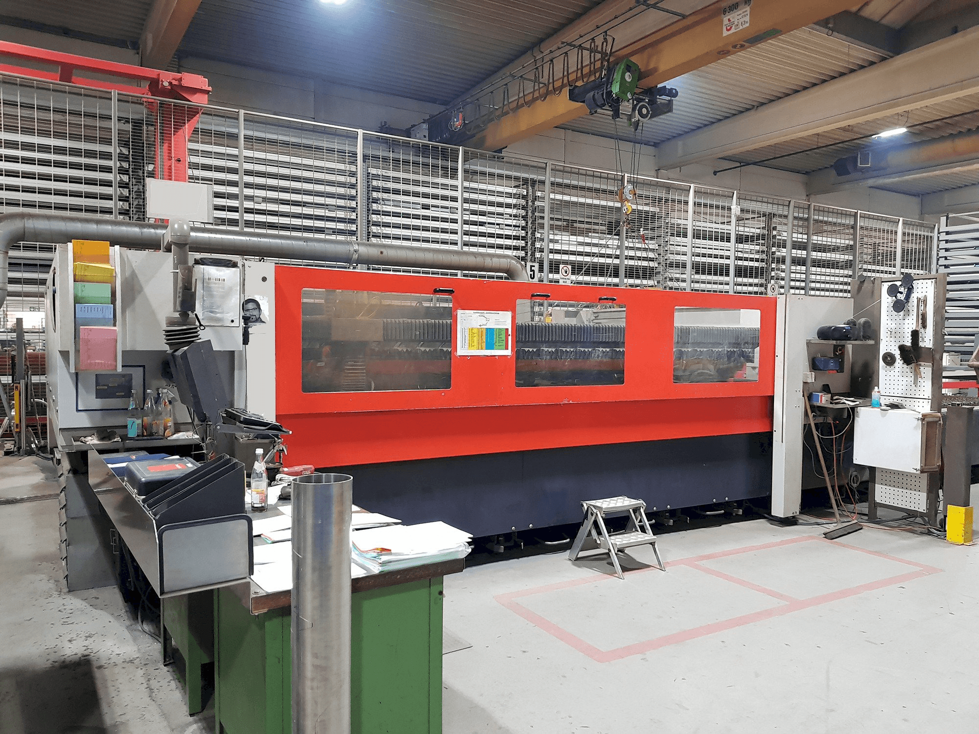 Masina Bystronic Bystar 4020 eestvaade