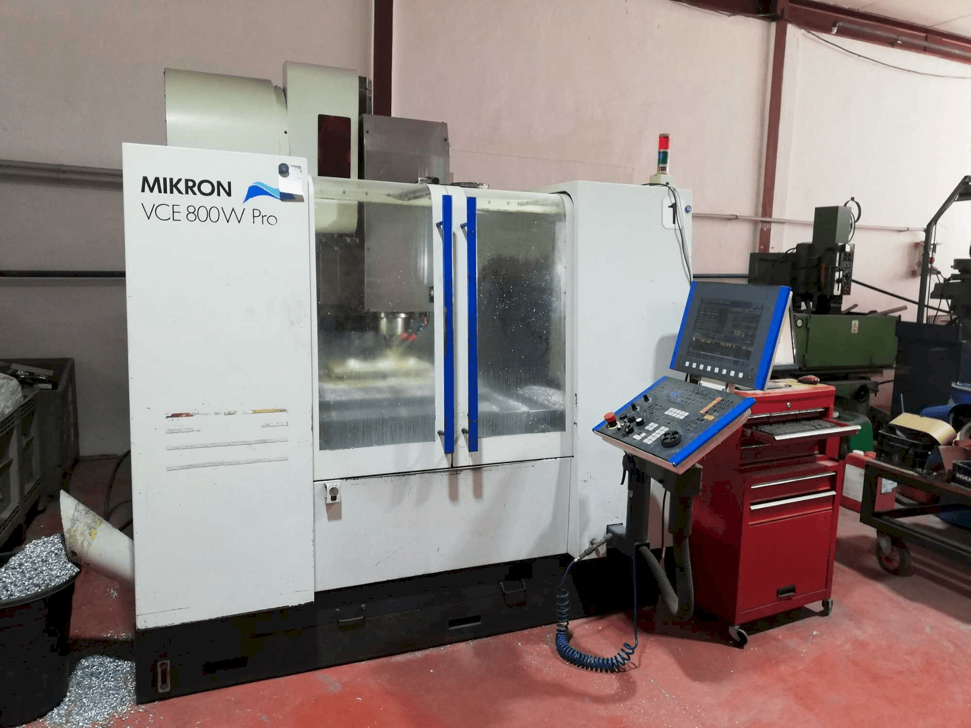Masina MIKRON VCE 800W Pro eestvaade