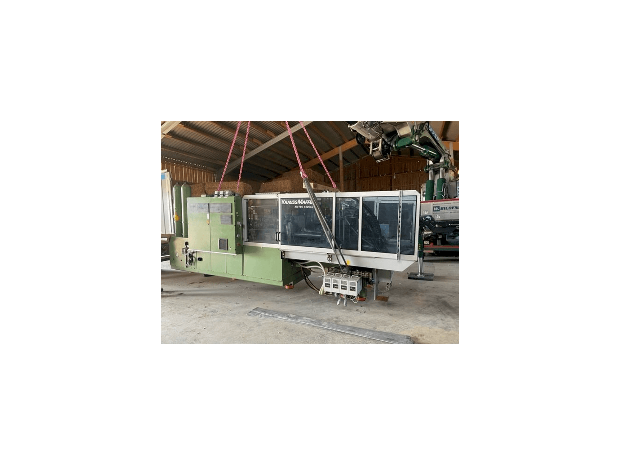 Masina Krauss Maffei KW180 C3 hybrid eestvaade