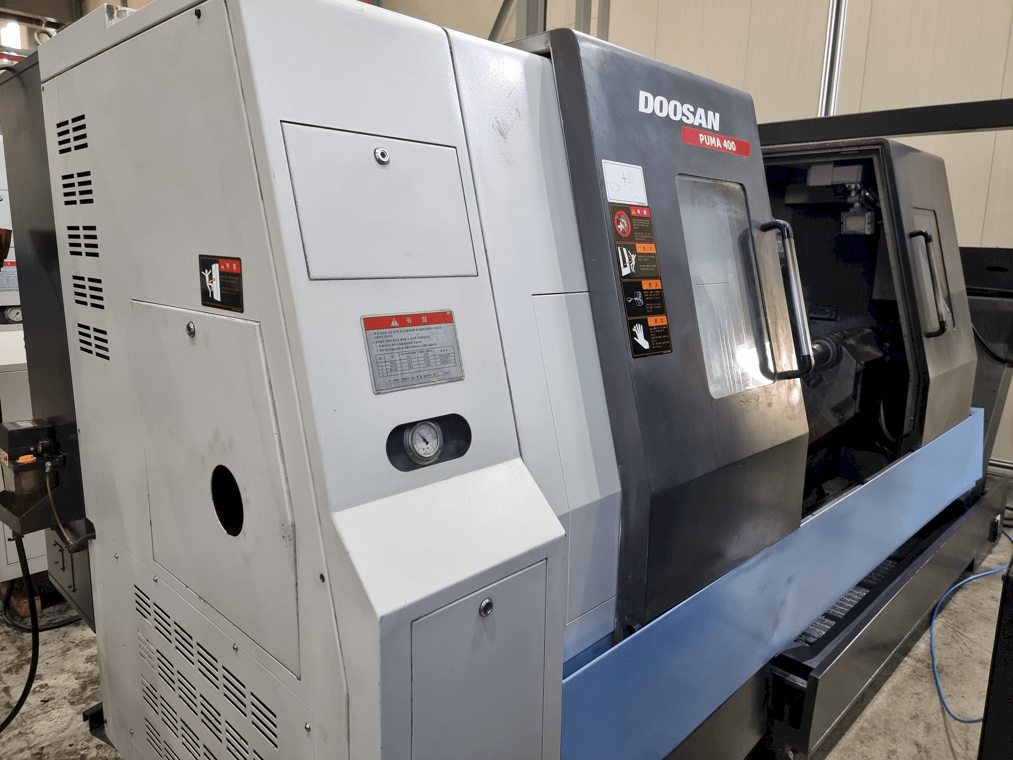 Masina Doosan PUMA 400B eestvaade