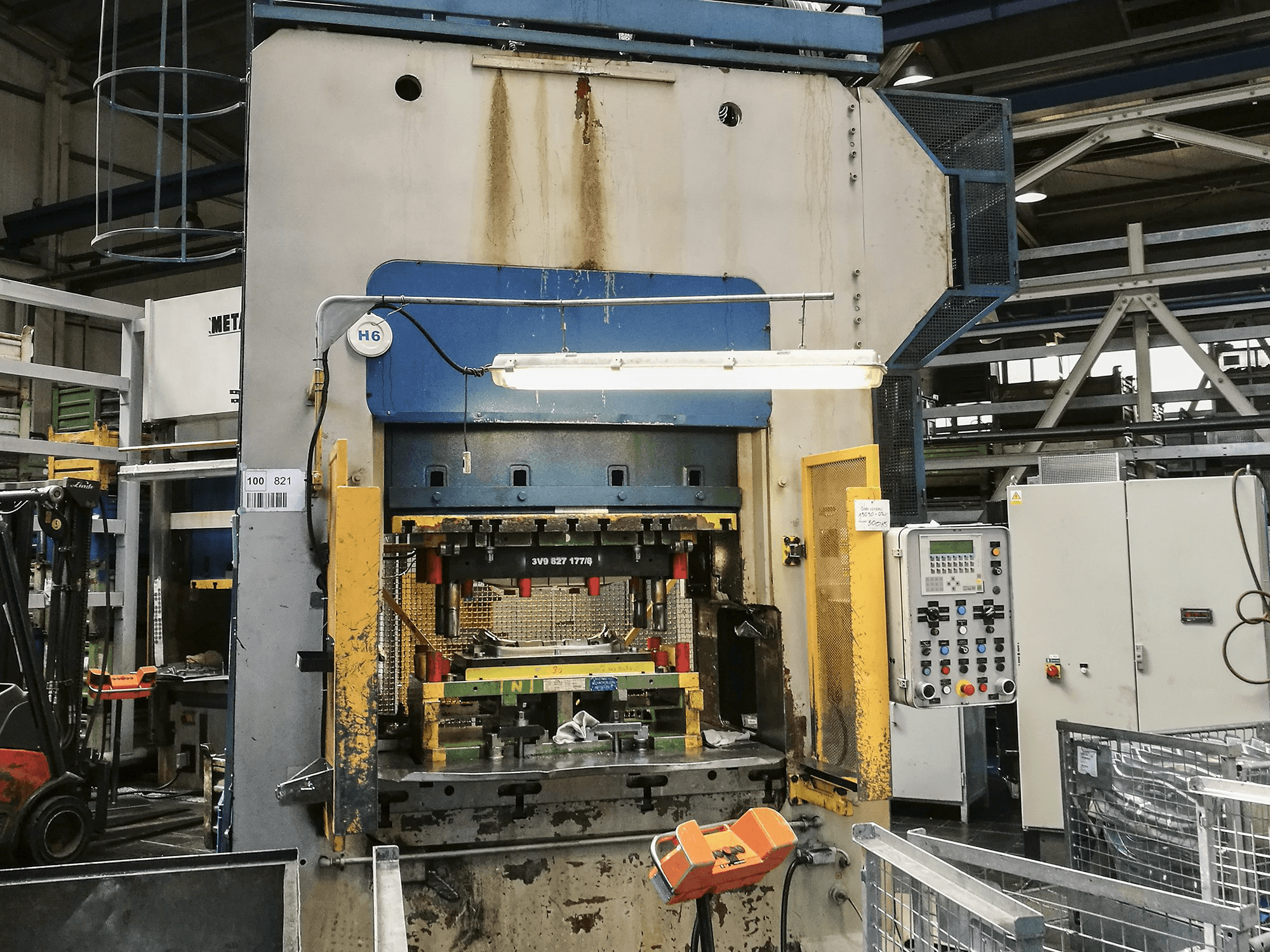 Masina SMERAL LKT 250 eestvaade