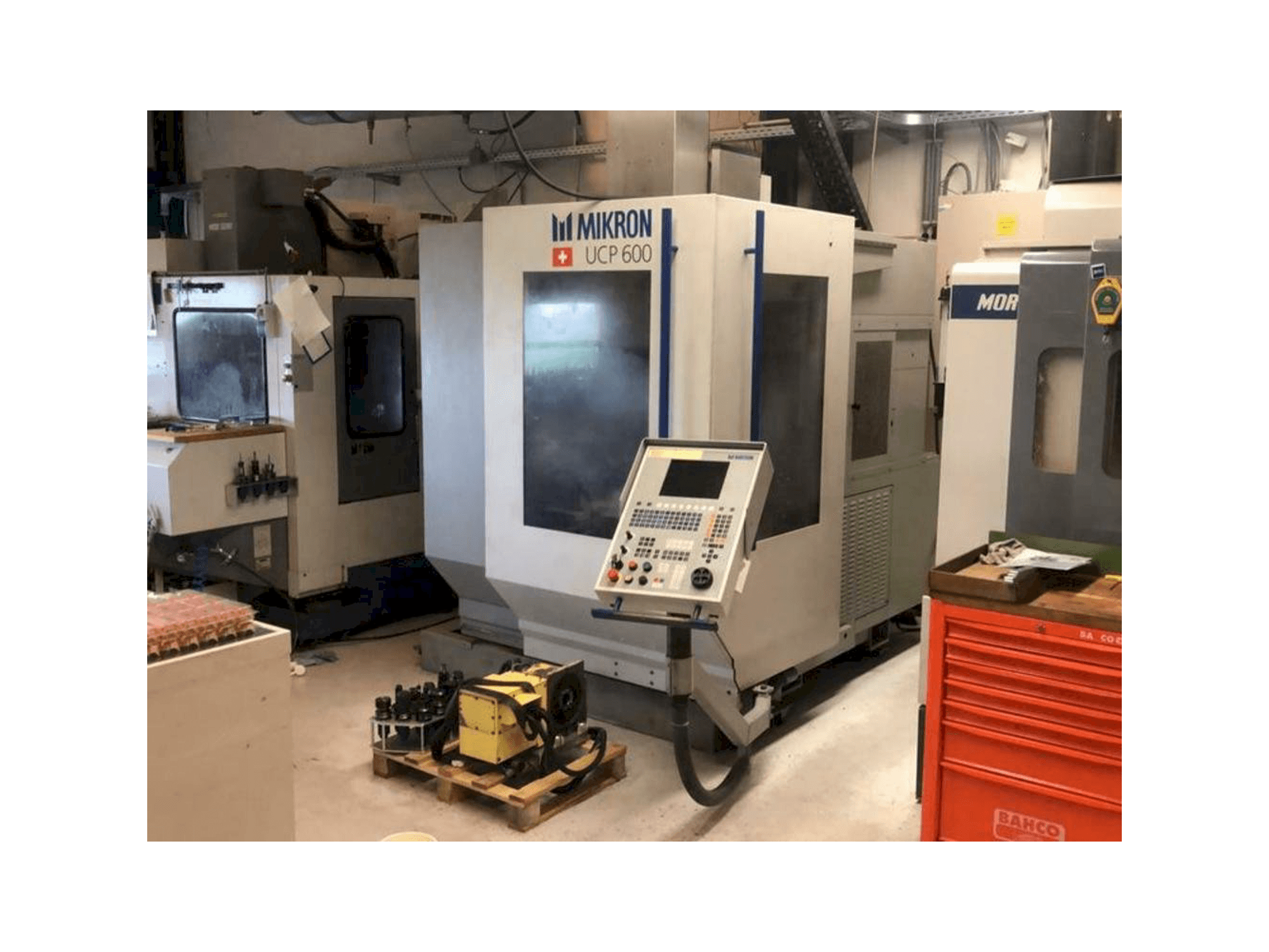 Masina MIKRON UCP600 eestvaade