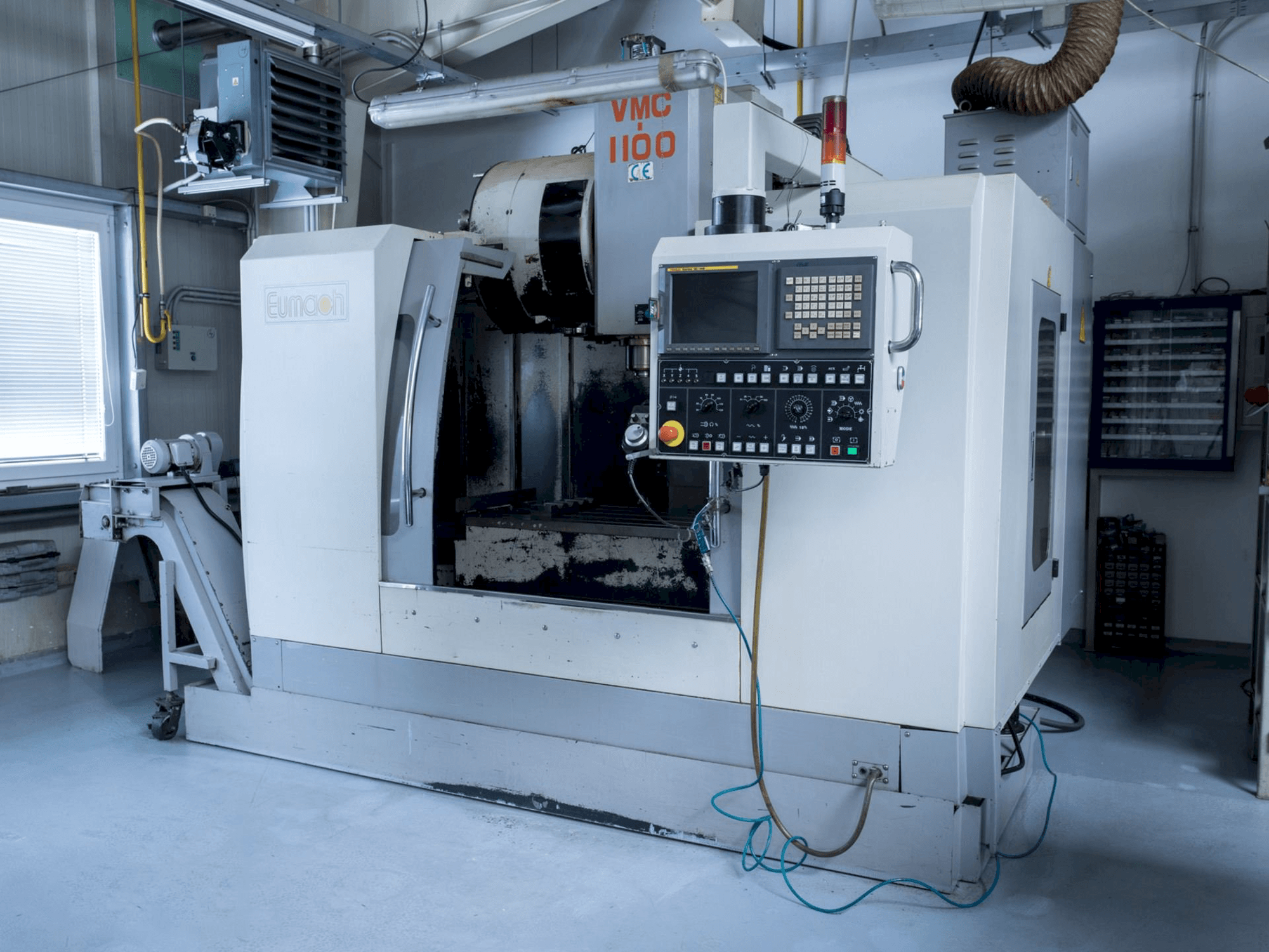 Masina Eumach VMC 1100 eestvaade