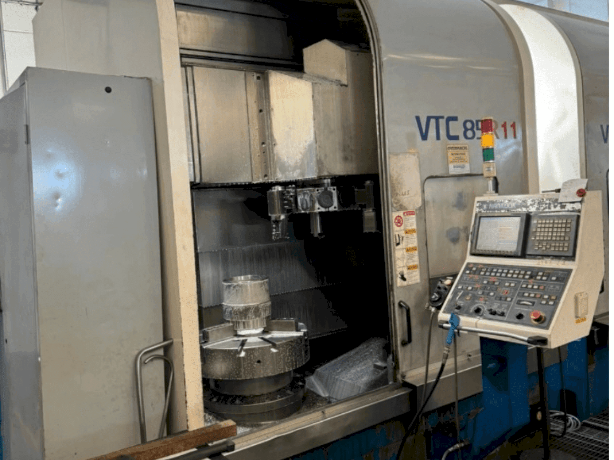 Masina HANKOOK VTC 85 eestvaade