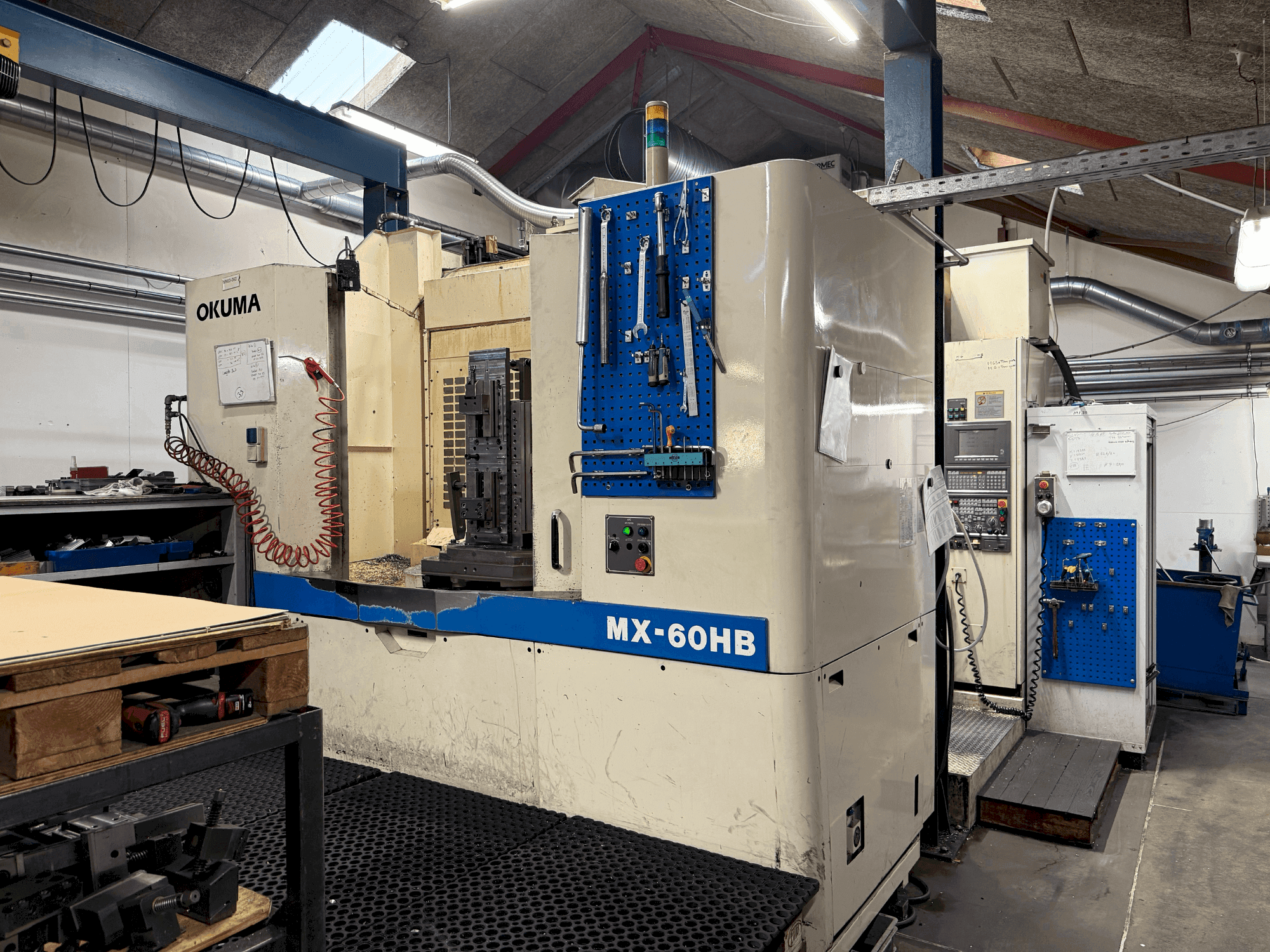 Masina Okuma MX-60HB eestvaade