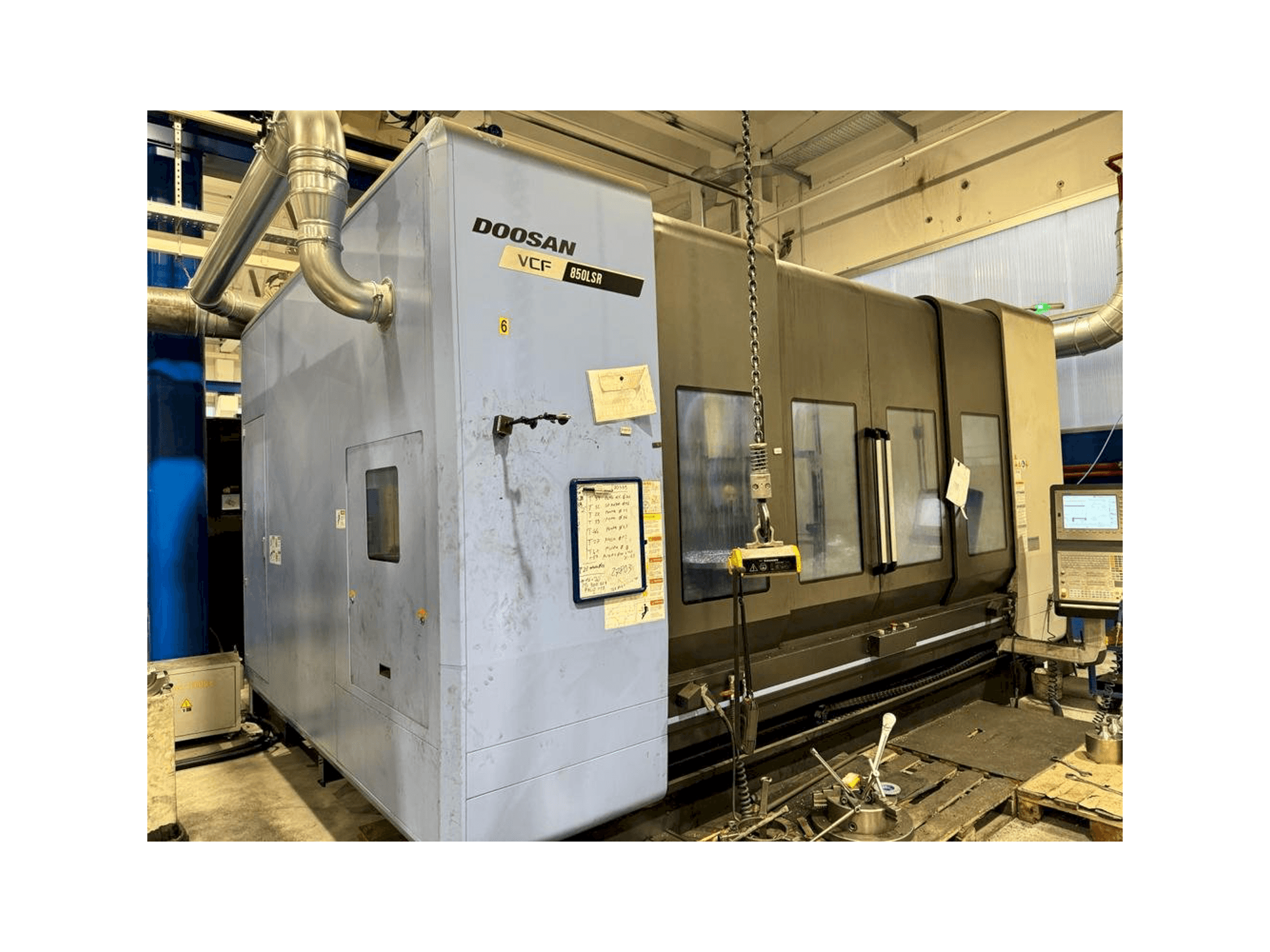 Masina DOOSAN VCF 850 LSR eestvaade