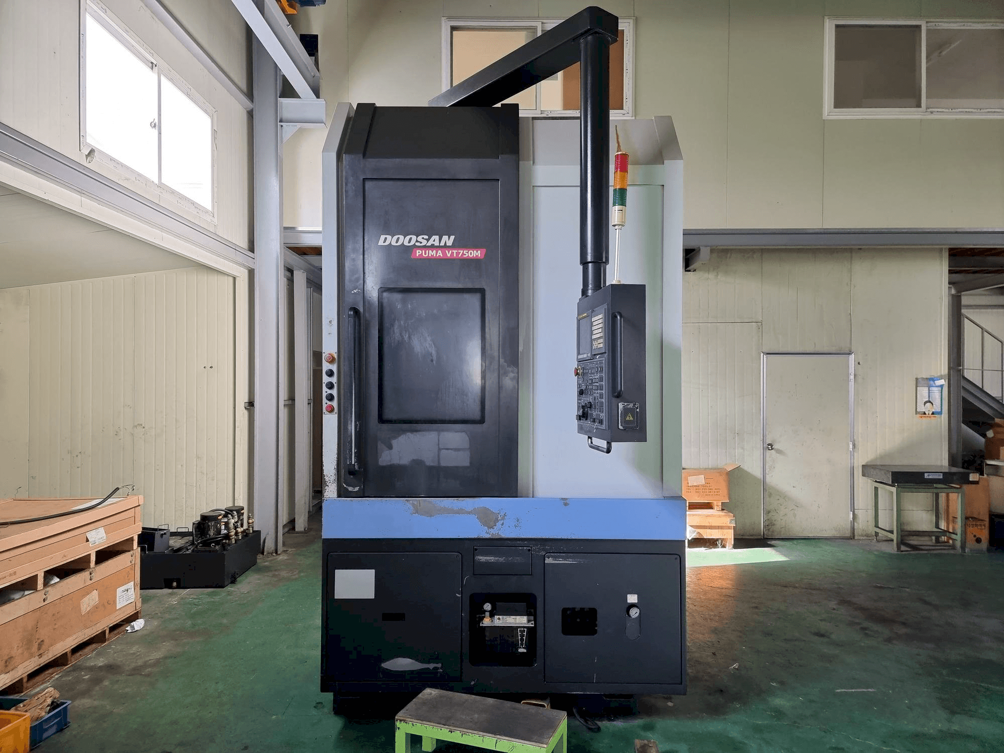 Masina Doosan Puma VT750M eestvaade
