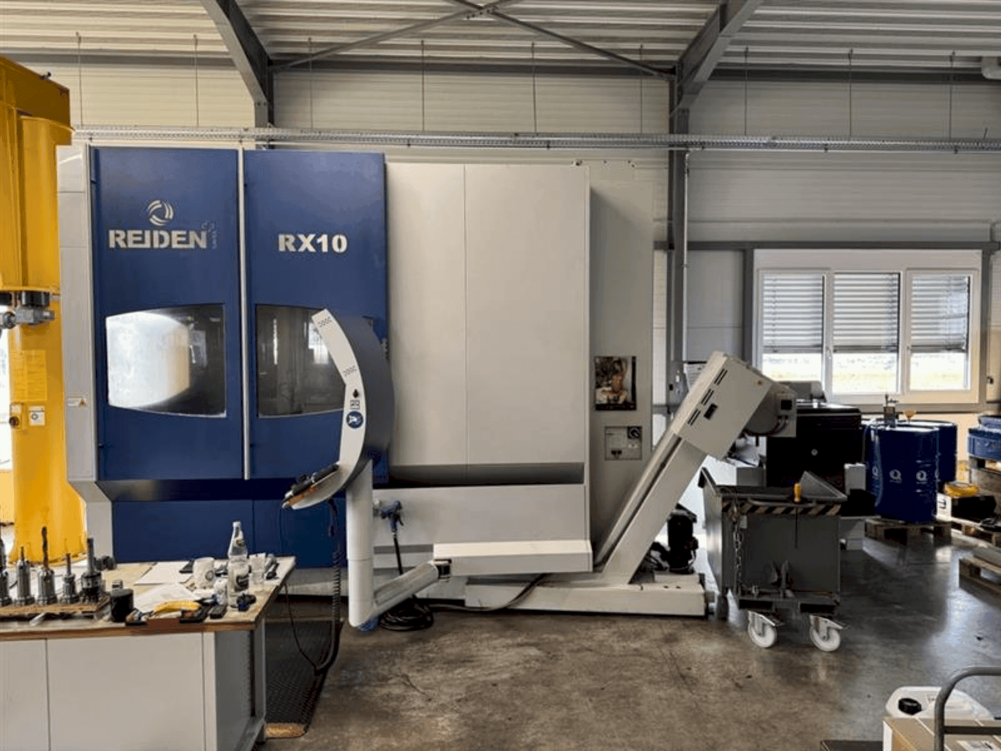 Masina Reiden RX10 5X eestvaade