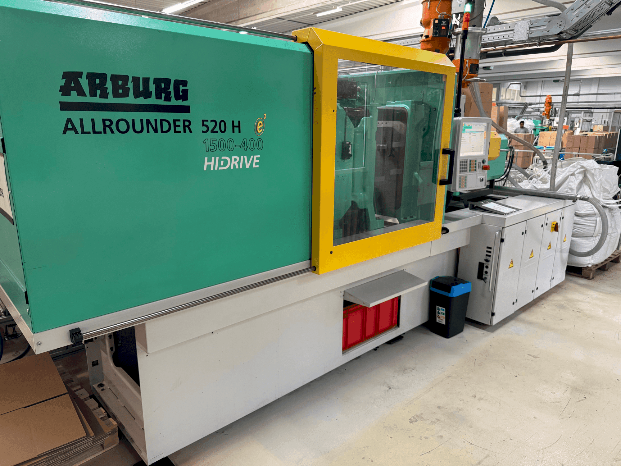 Masina Arburg Allrounder 520H eestvaade