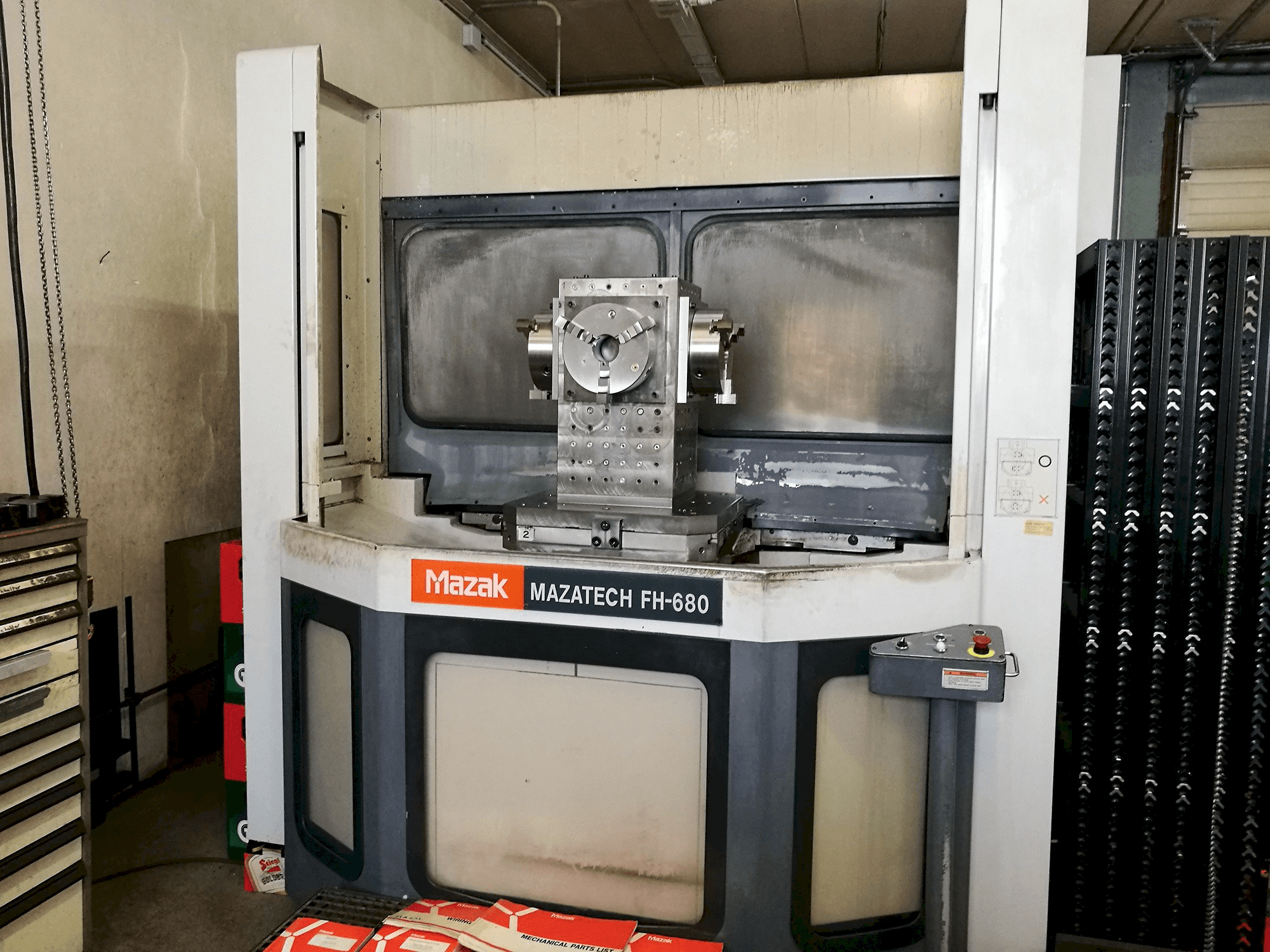 Masina Mazak Mazatech FH-680 eestvaade