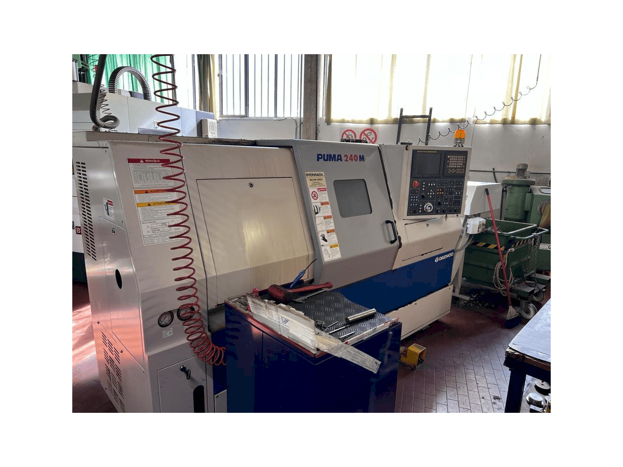 Masina DAEWOO Puma 240M eestvaade