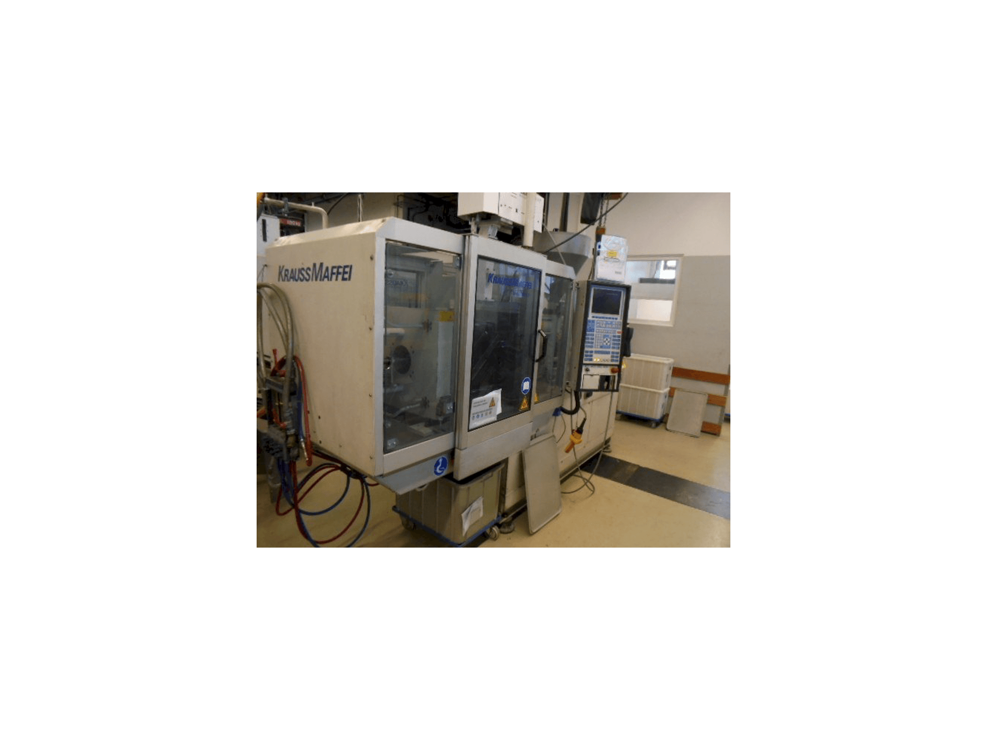 Masina Krauss Maffei KM 50-220-C2 eestvaade