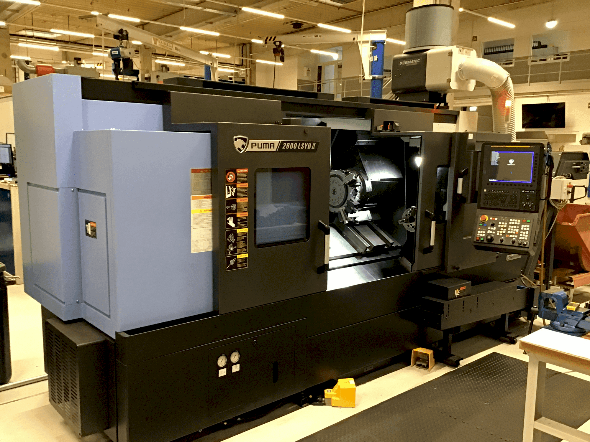 Masina DN SOLUTIONS Puma 2600 LSYB II eestvaade