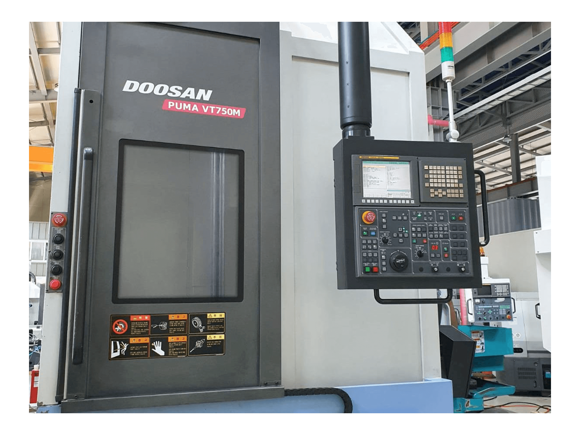 Masina Doosan Puma VT750M eestvaade