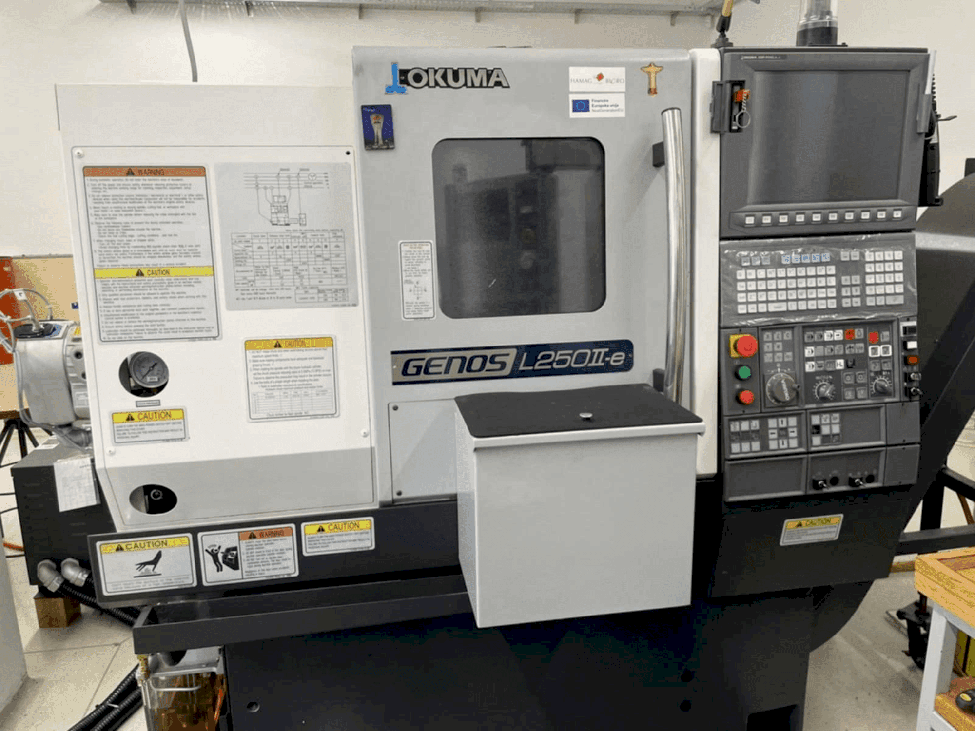 Masina Okuma GENOS L250IIe eestvaade