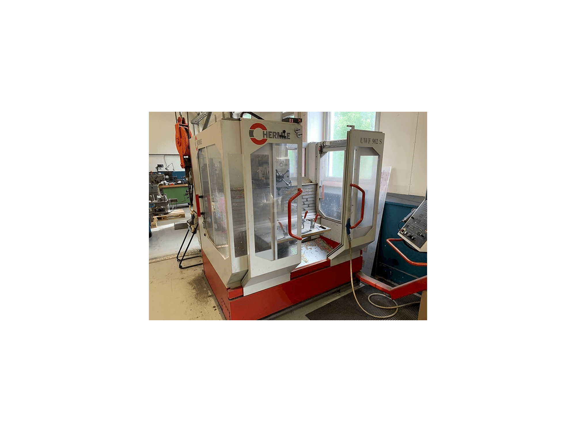 Masina HERMLE UWF 902 S eestvaade