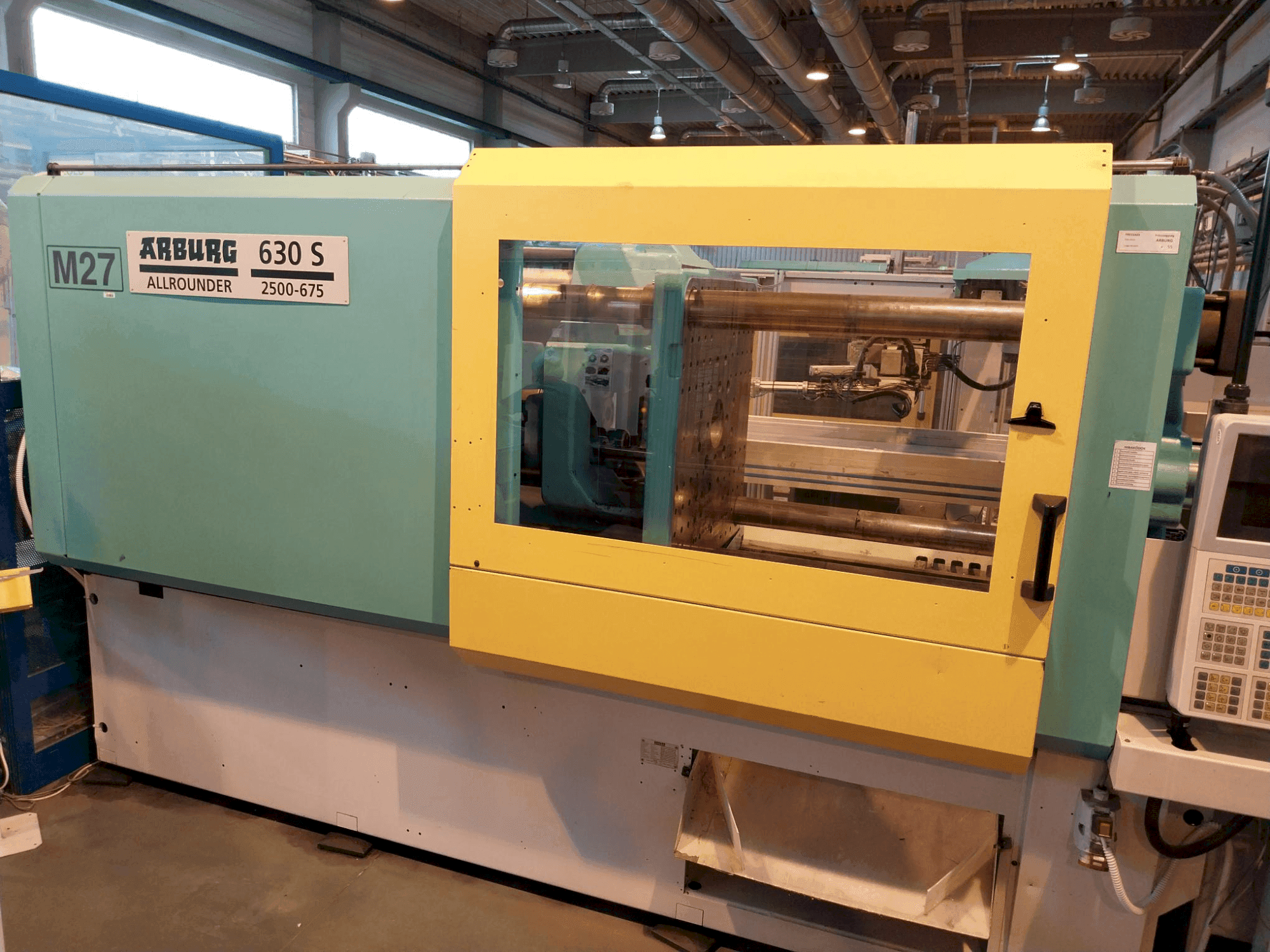 Masina Arburg Allrounder 630S 2500-675 eestvaade