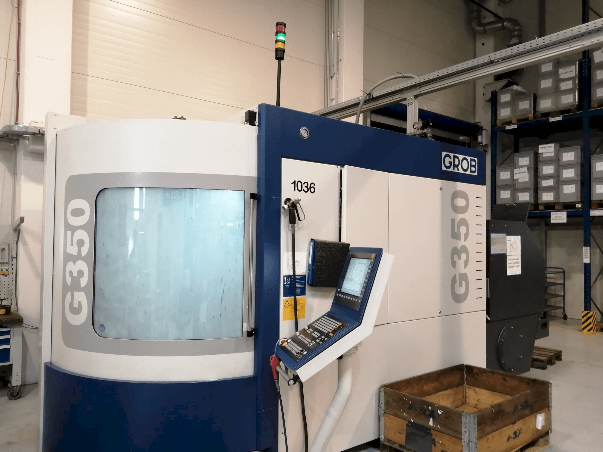 Masina GROB G350 eestvaade