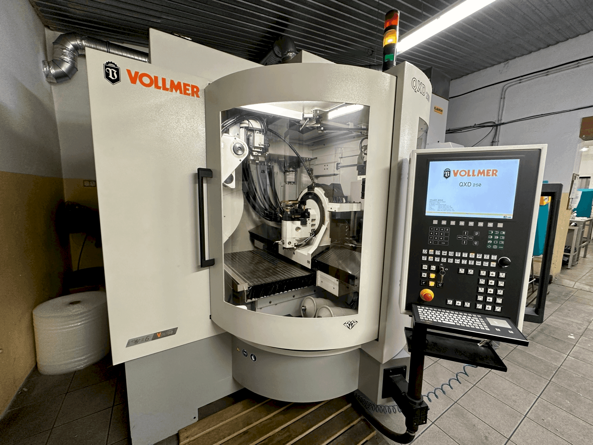 Masina VOLLMER QXD 250 eestvaade