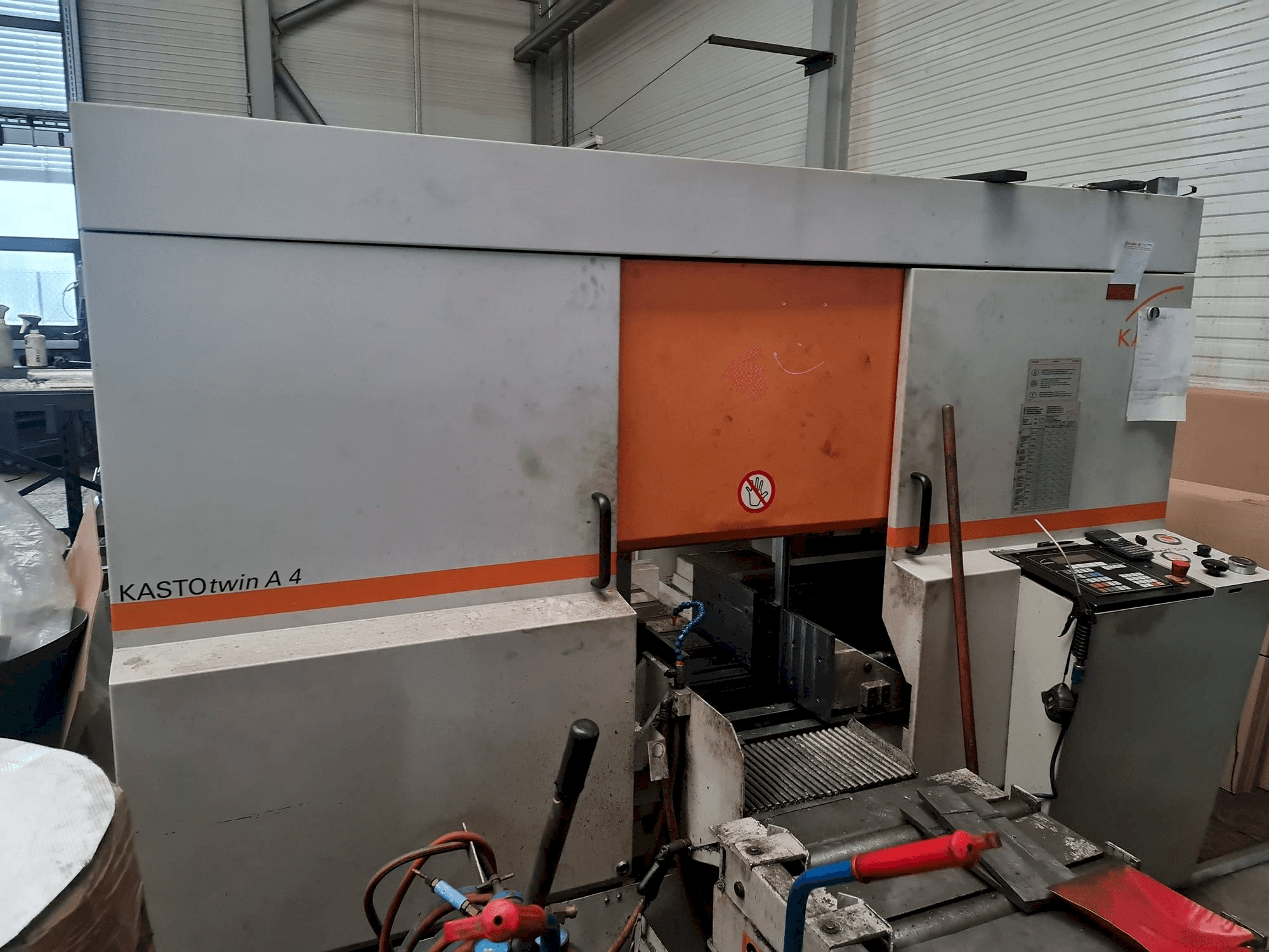 Masina KASTO twin A4 eestvaade