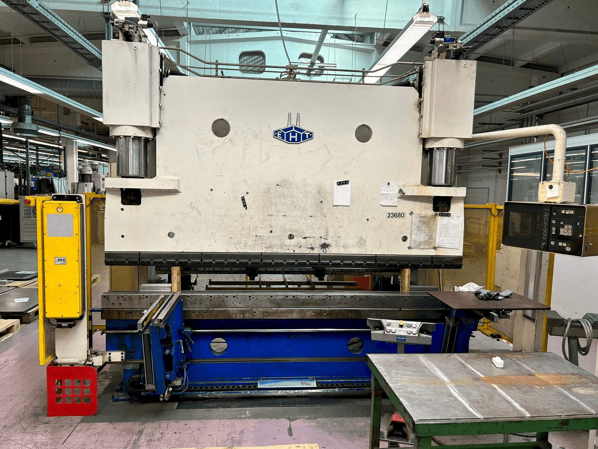 Masina EHT EHPS 25-30 eestvaade