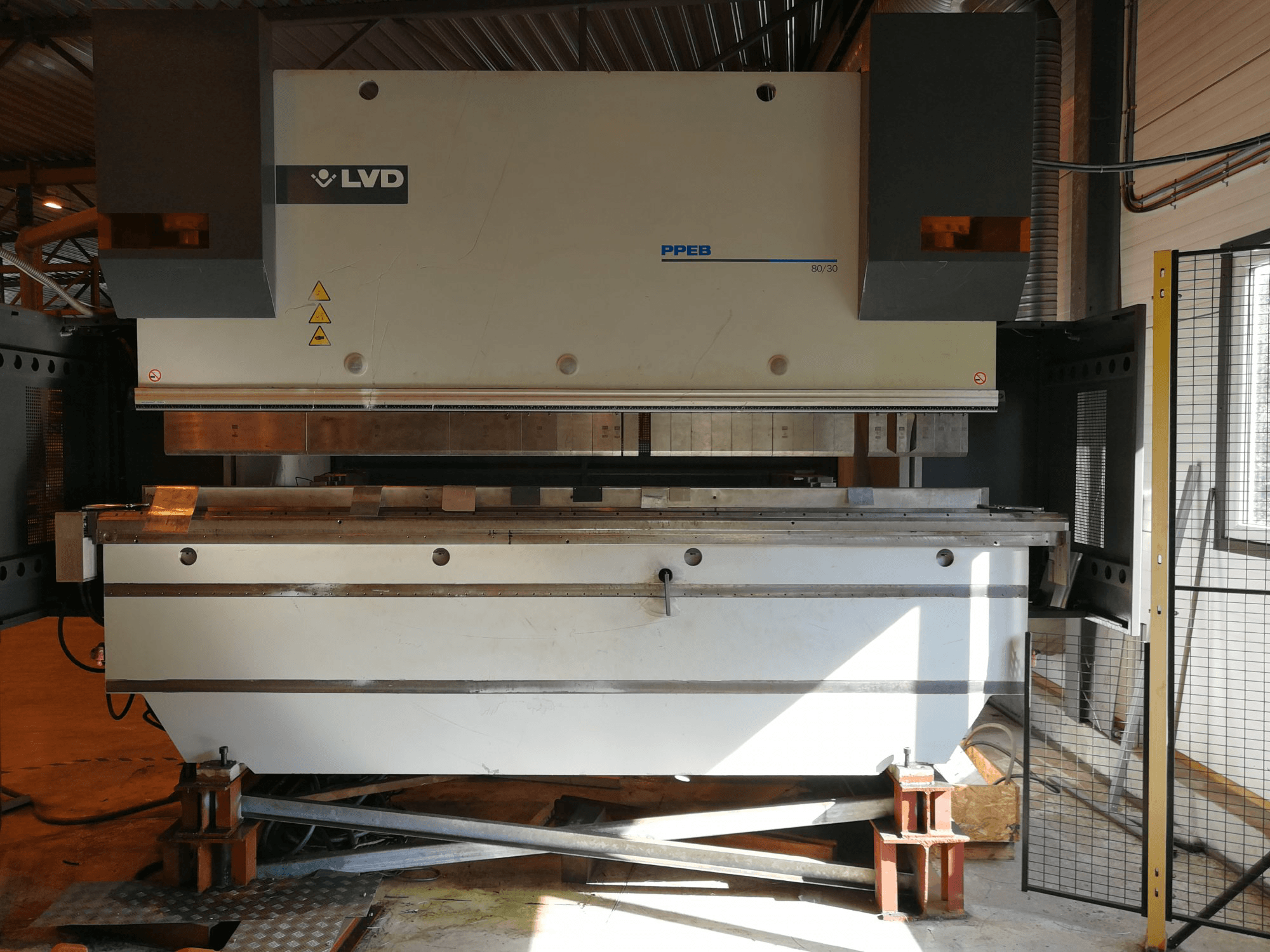 Masina LVD PPEB-8 80/3050 eestvaade