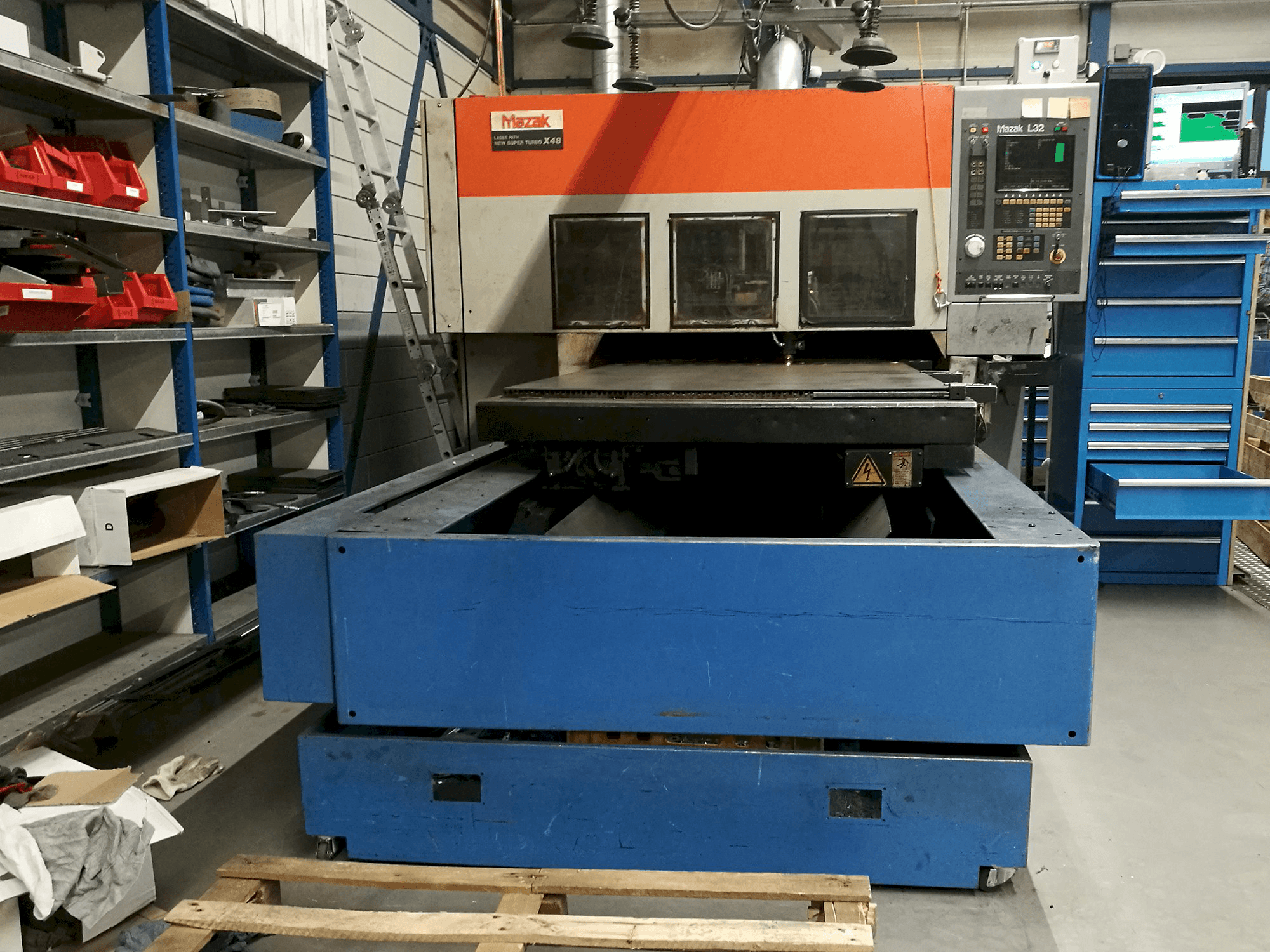 Masina Mazak Super Turbo X48 eestvaade