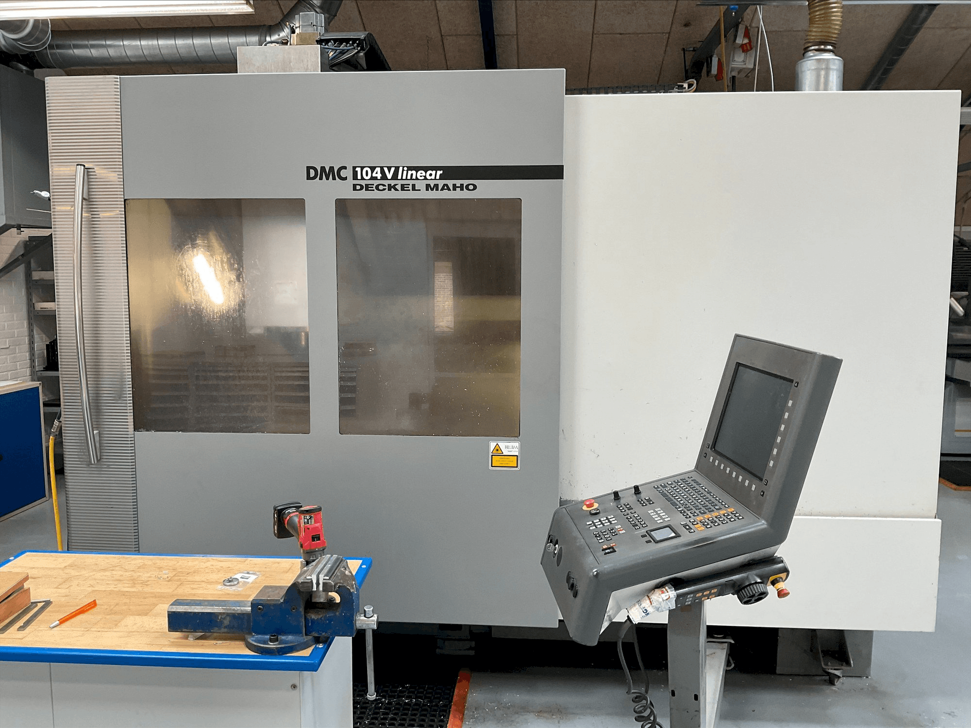 Masina DMG MORI DMC 104V linear eestvaade