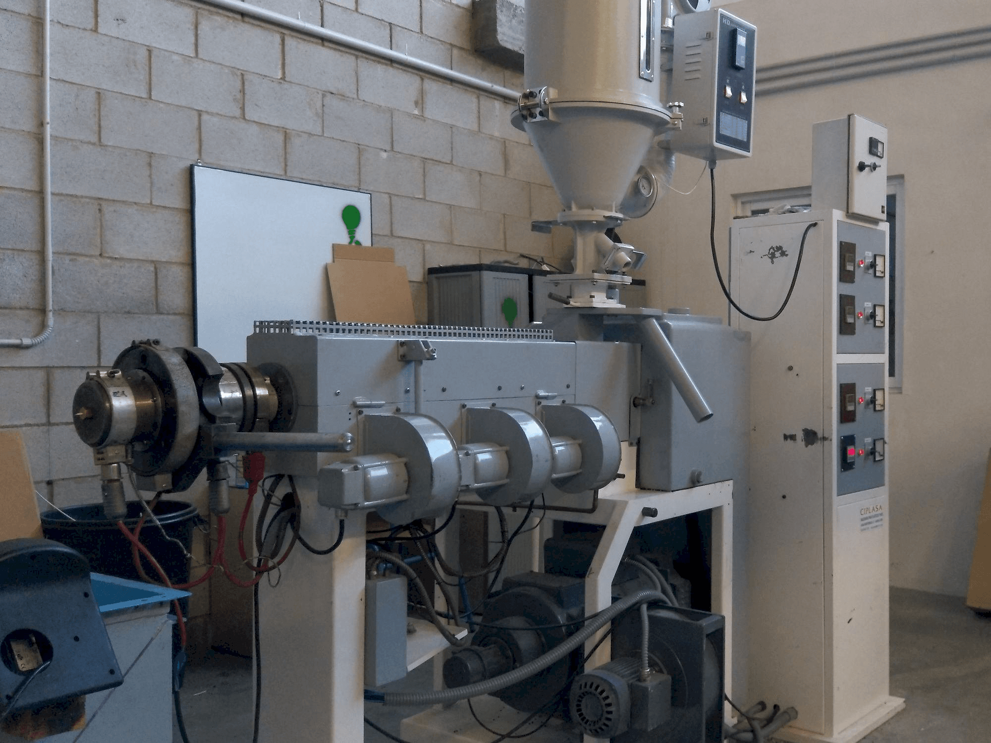 Masina Mateu & Solé EX 38 vasaku külje vaade