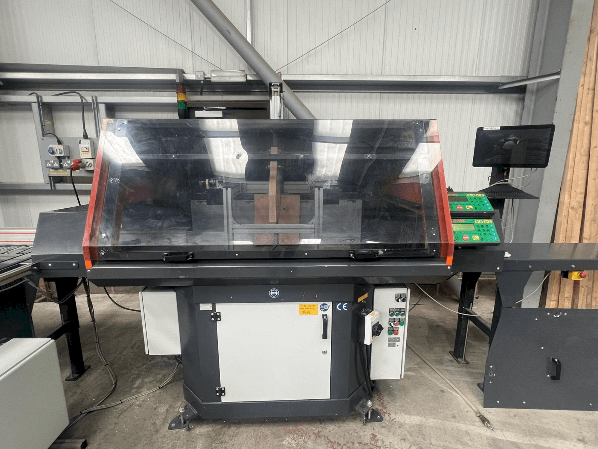 Masina TIGER UKA 600 Cross cut installation eestvaade