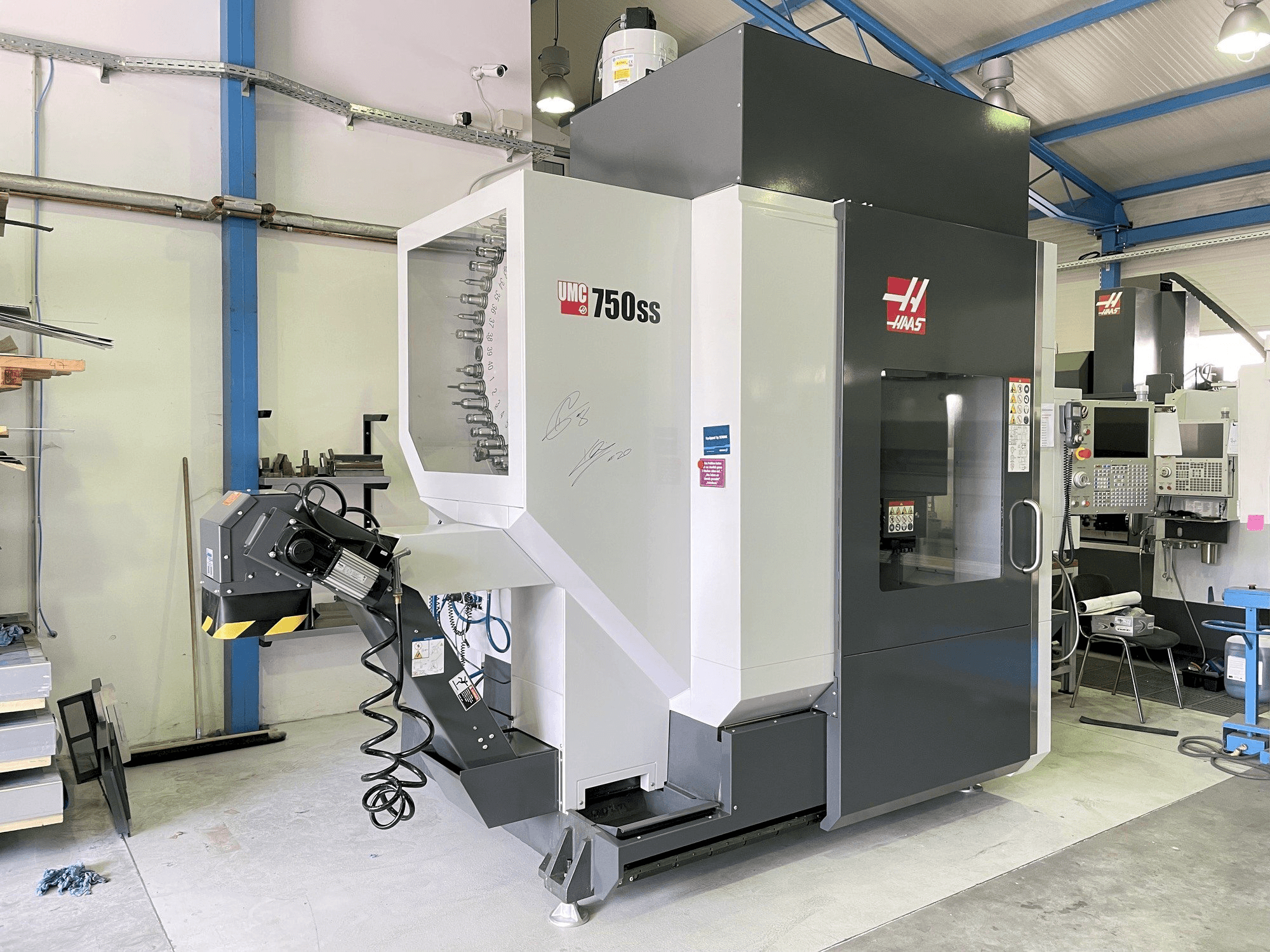 Masina HAAS UMC 750 SS eestvaade