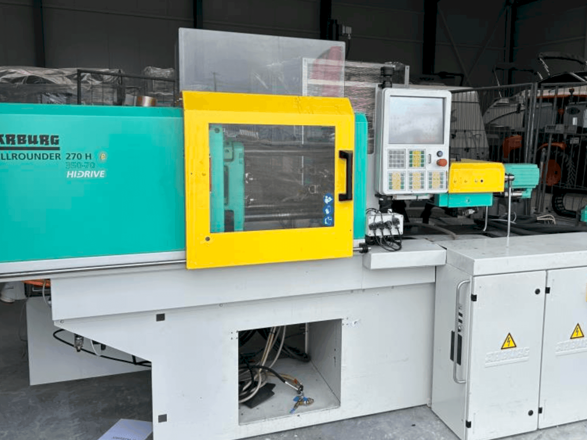 Masina Arburg Allrounder 270 H 350-70 eestvaade