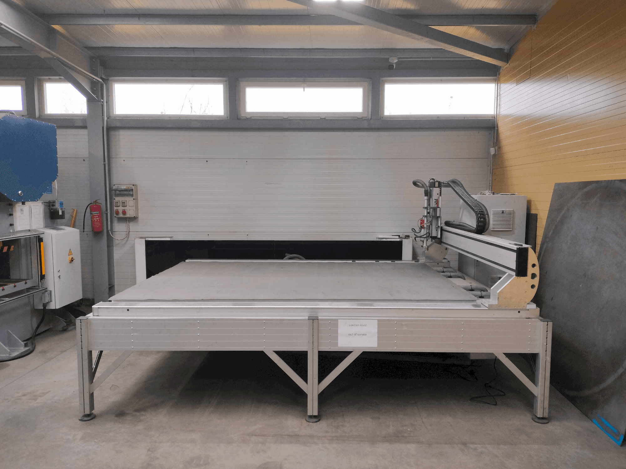 Masina VHF CAM 2030 Active Pro eestvaade