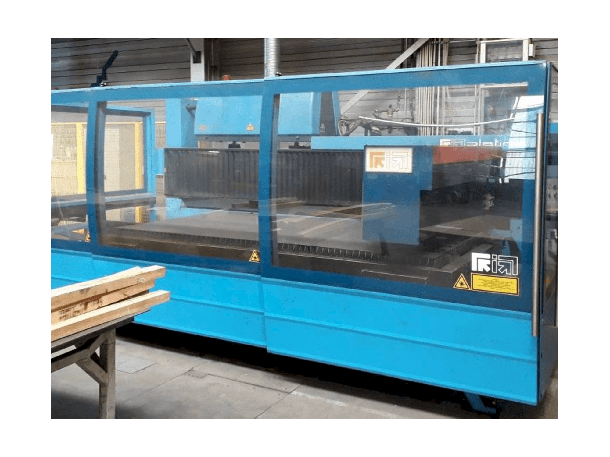 Masina Prima Industrie Platino 1530 eestvaade