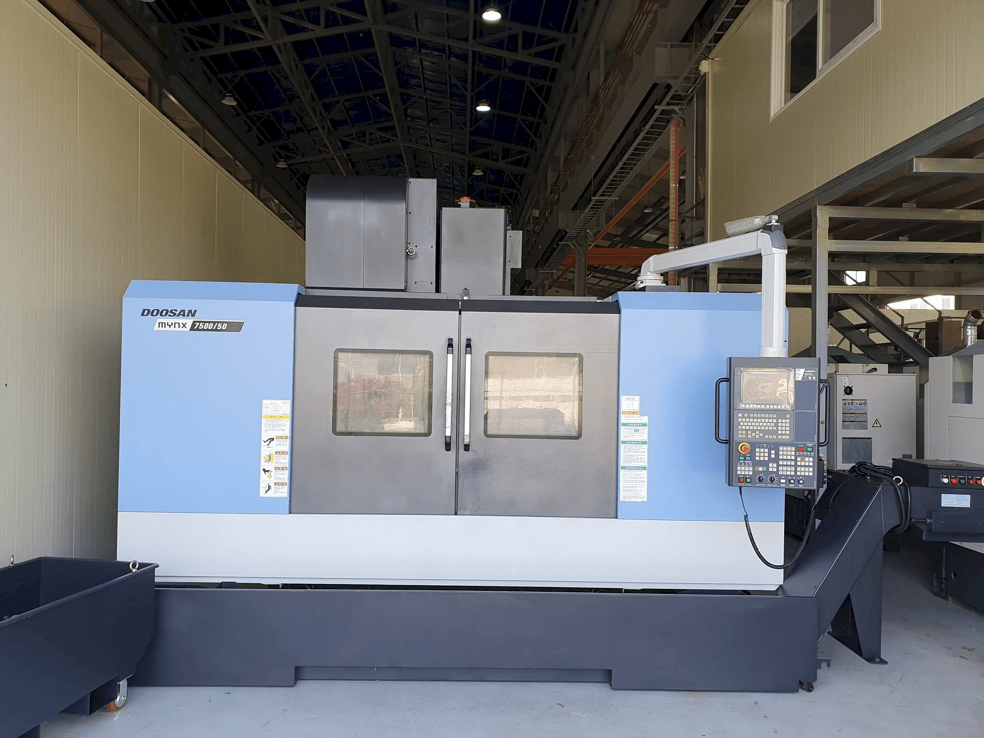 Masina Doosan MYNX7500/50 eestvaade
