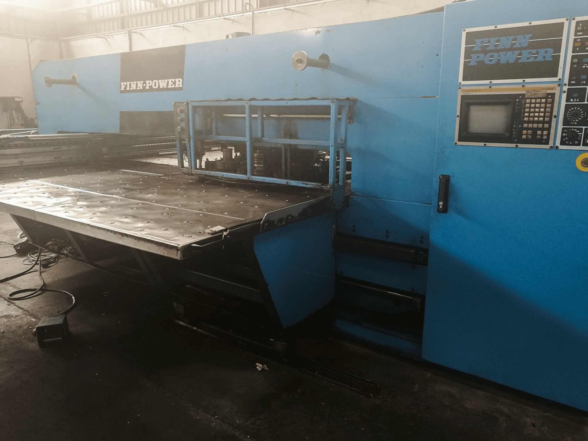 Masinavaade Finn-Power TP 2520 IF2 paremalt