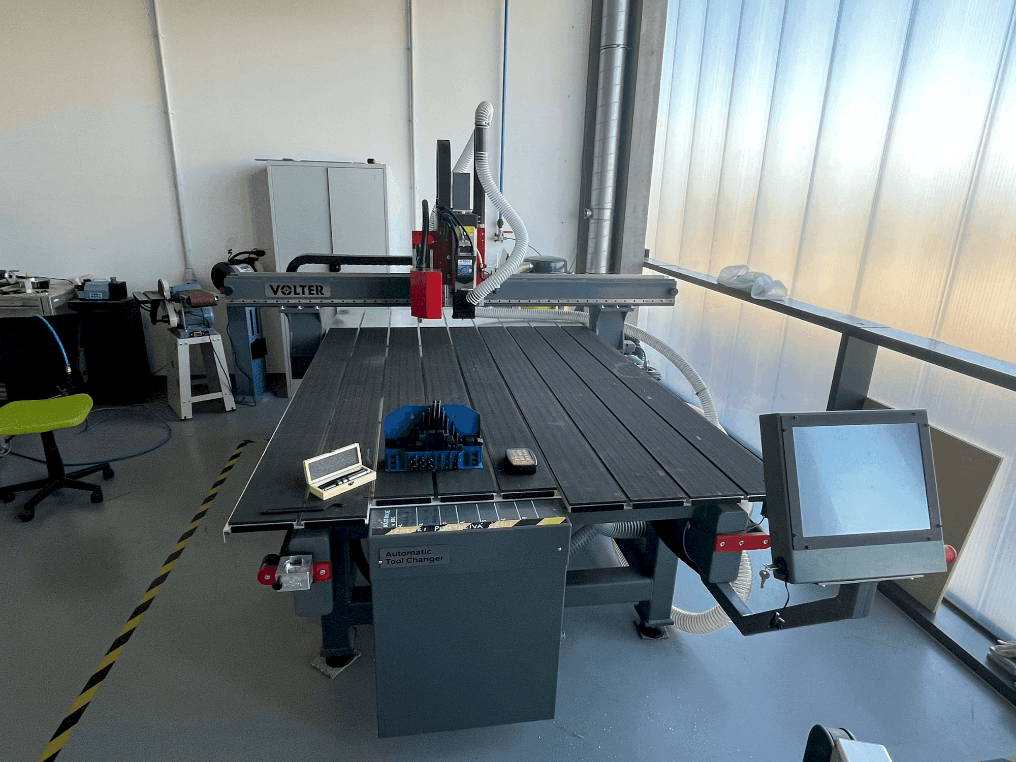 Masina VOLTER L2016 eestvaade